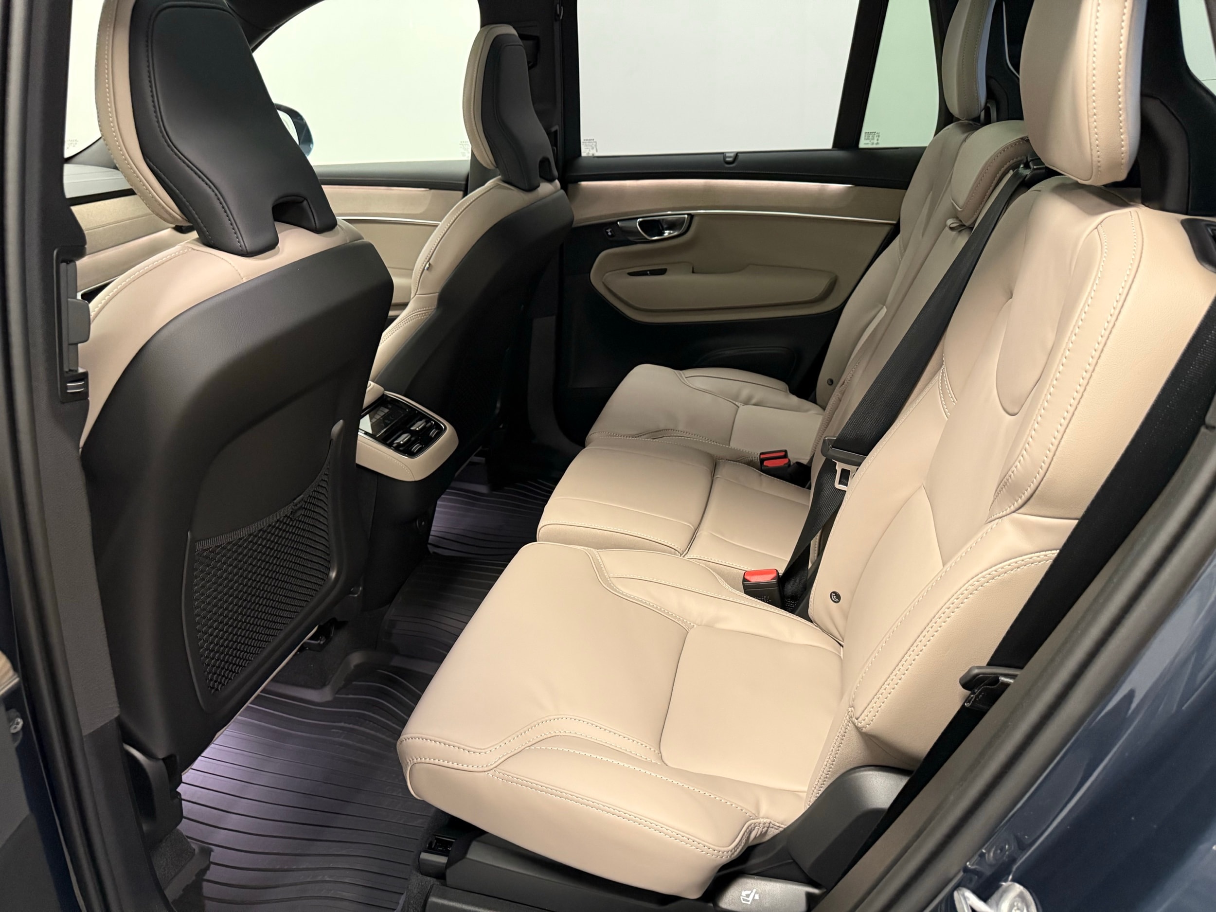new 2025 Volvo XC90 car, priced at $72,345