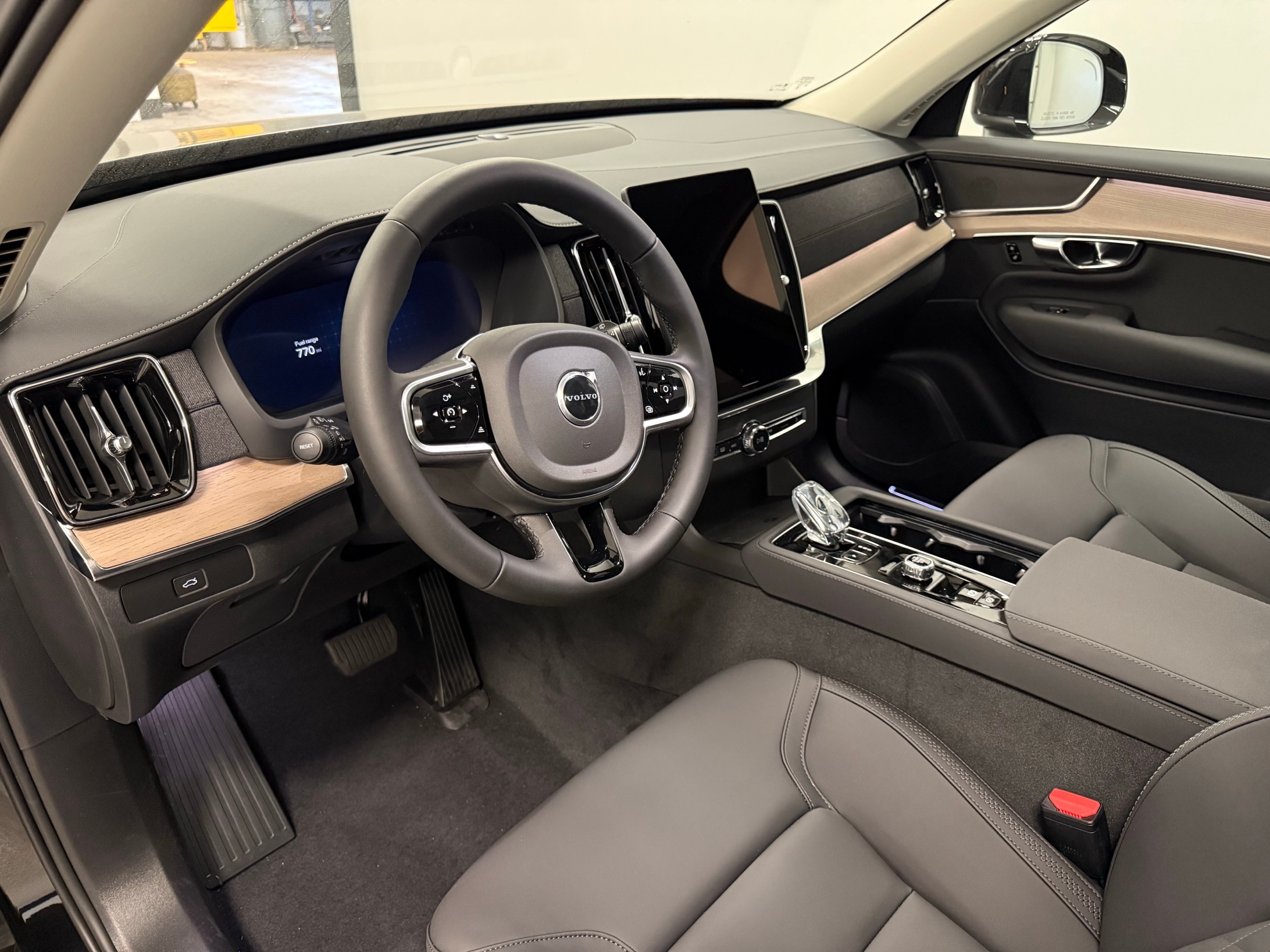 new 2025 Volvo XC90 car, priced at $70,505