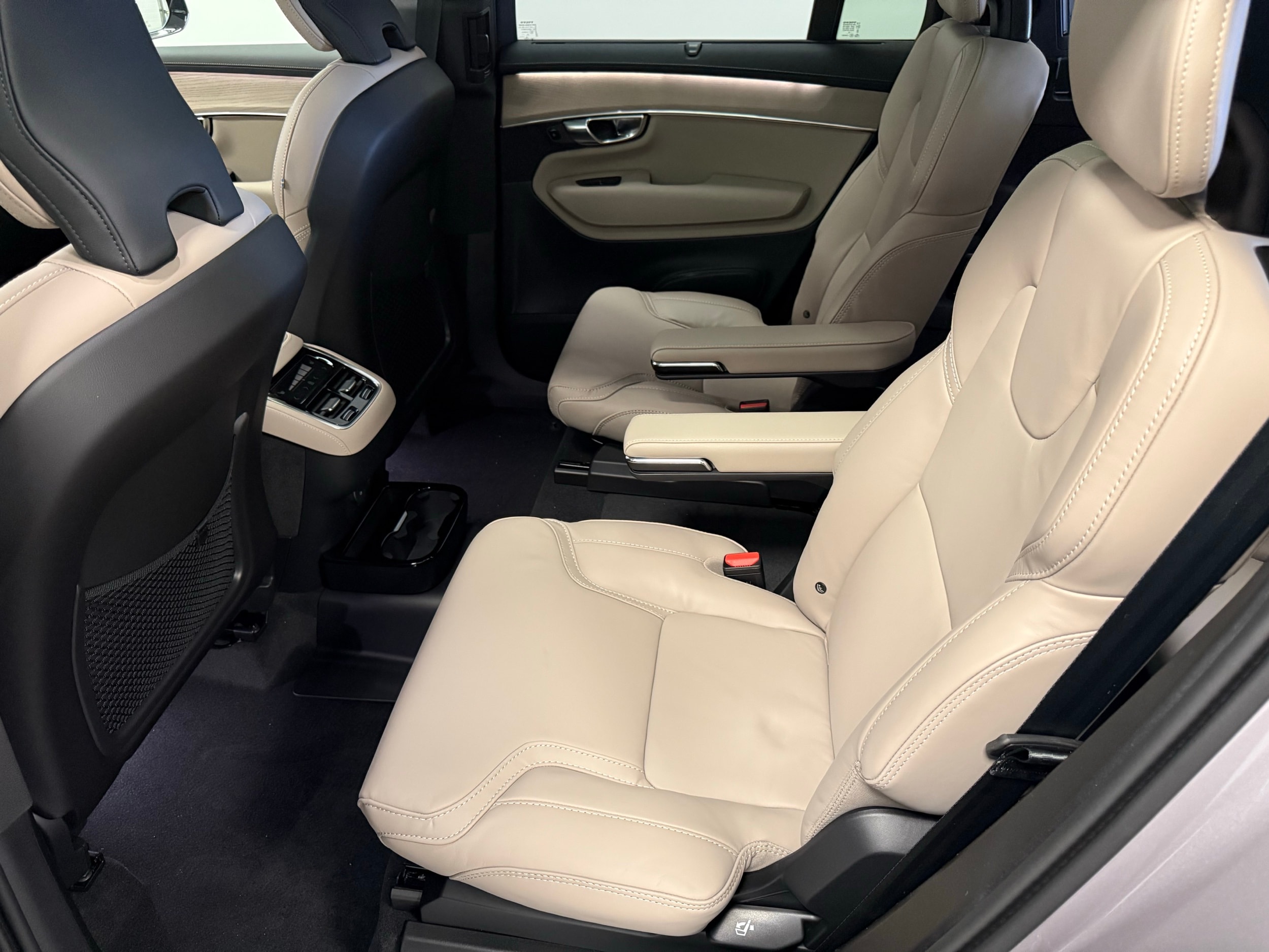 new 2026 Volvo XC90 car, priced at $76,450