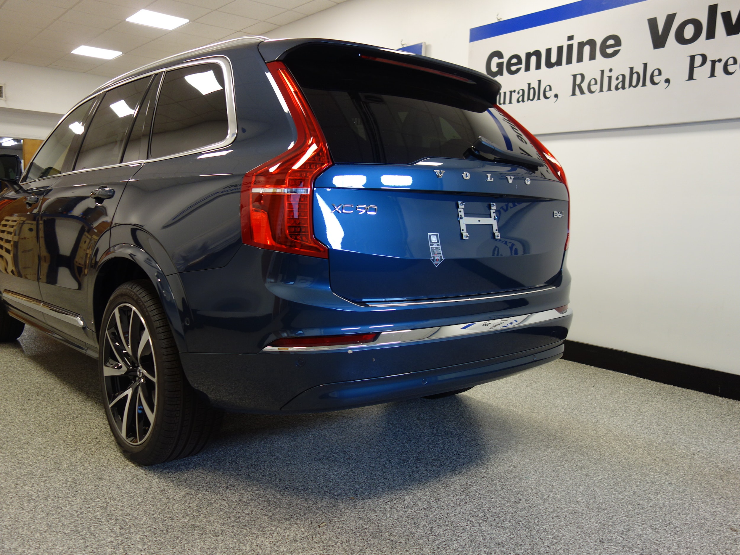 new 2025 Volvo XC90 car, priced at $69,950