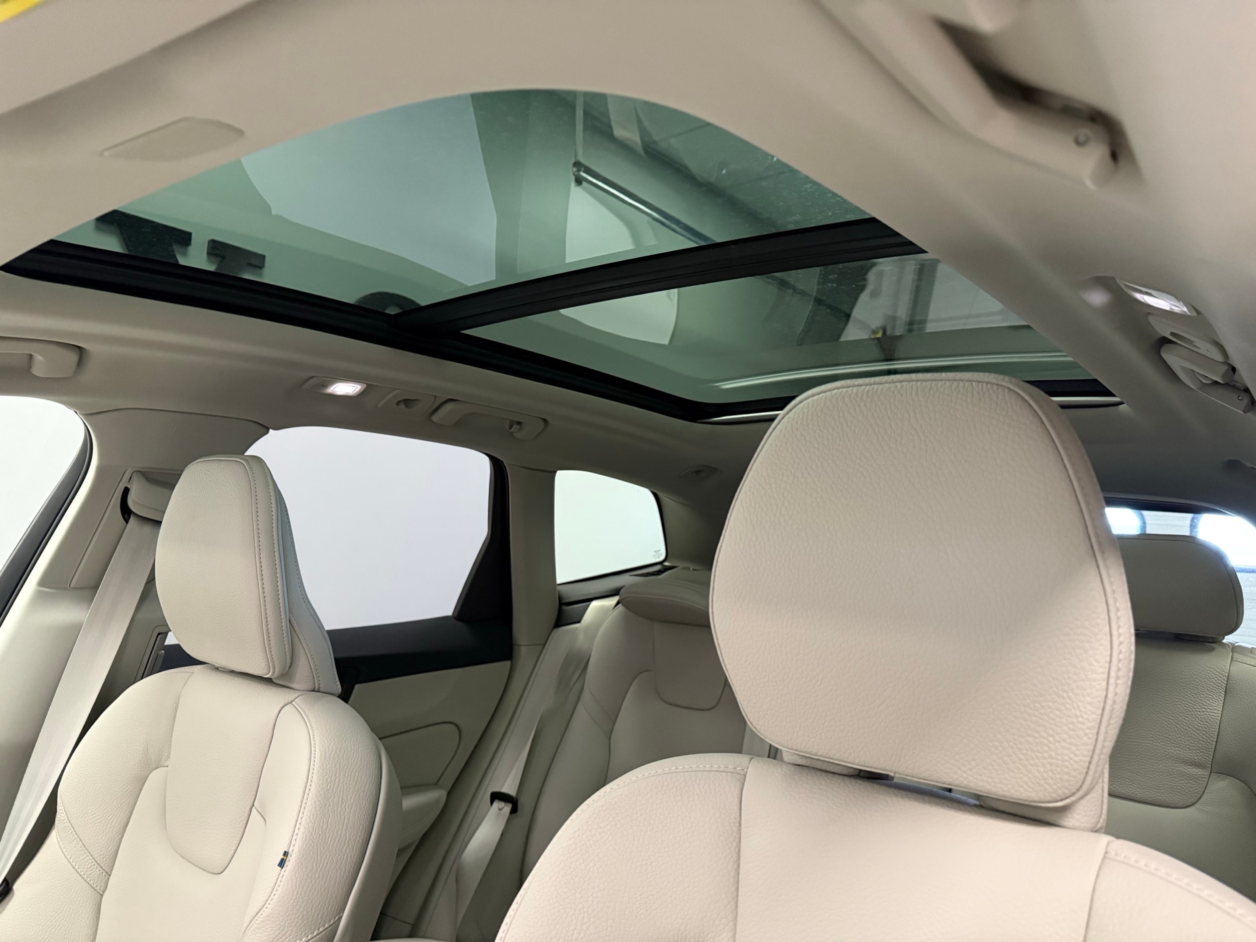 new 2025 Volvo XC60 car, priced at $55,360