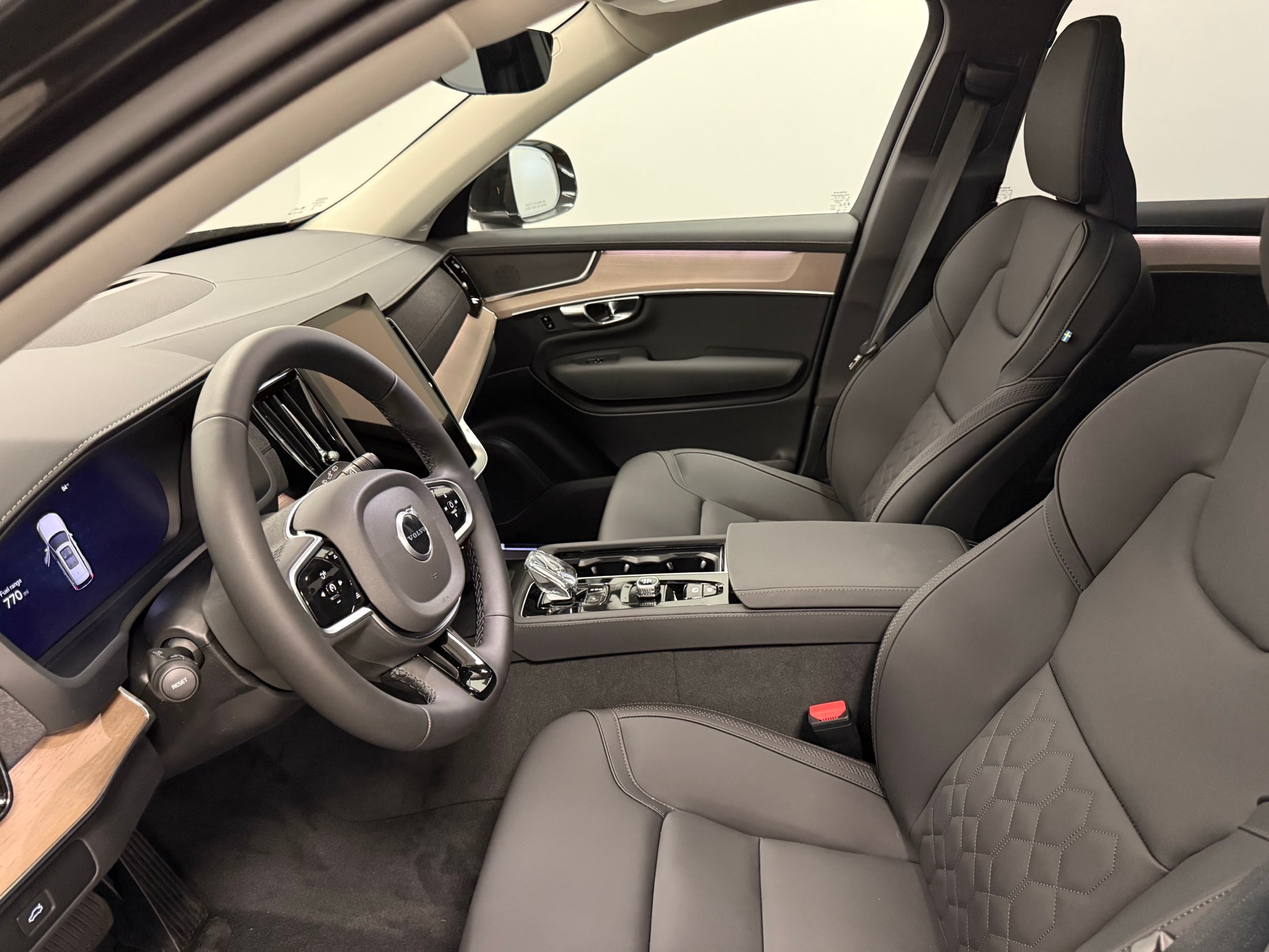 new 2025 Volvo XC90 car, priced at $70,505