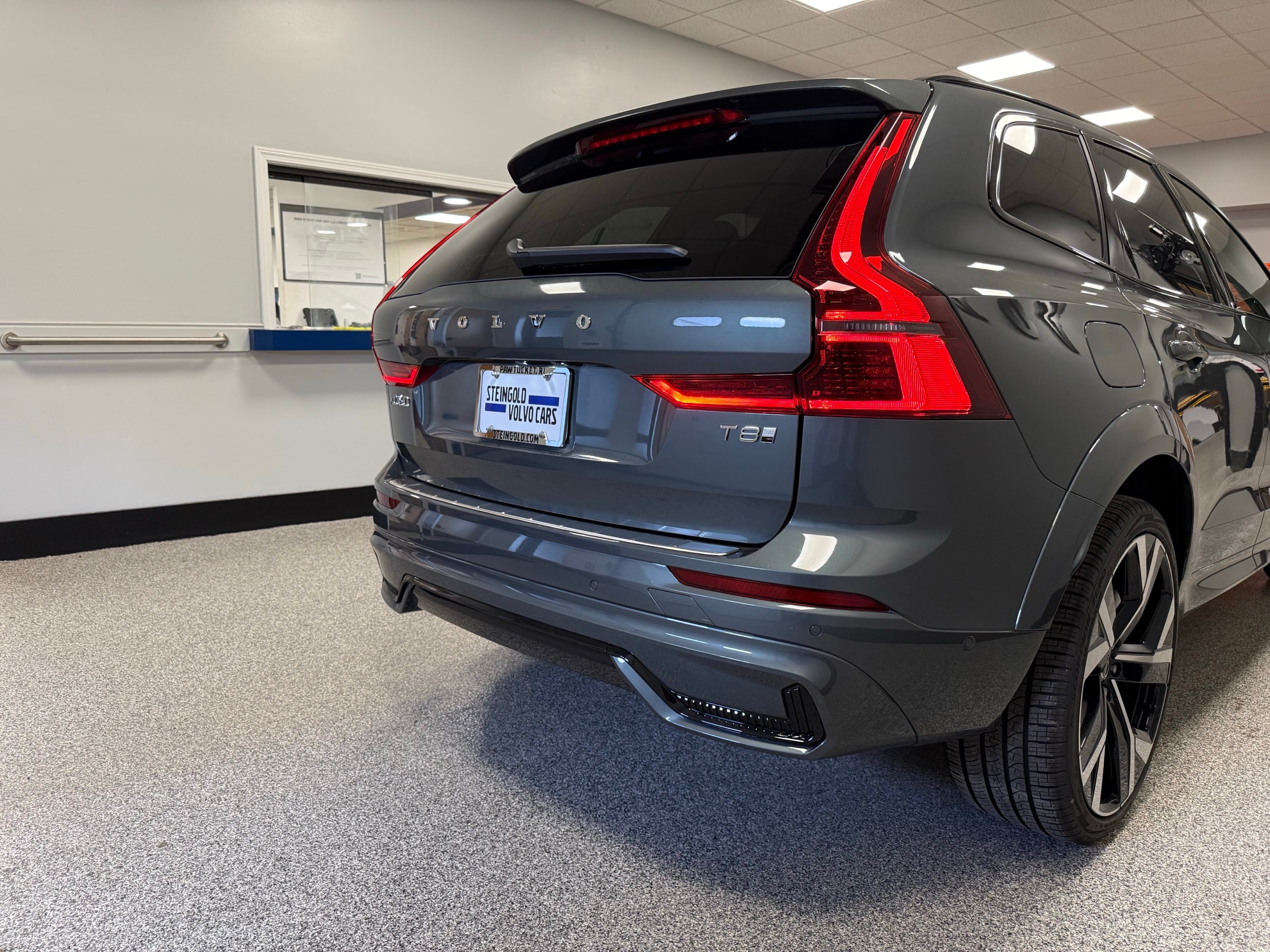 new 2026 Volvo XC60 plug-in hybrid car, priced at $80,310