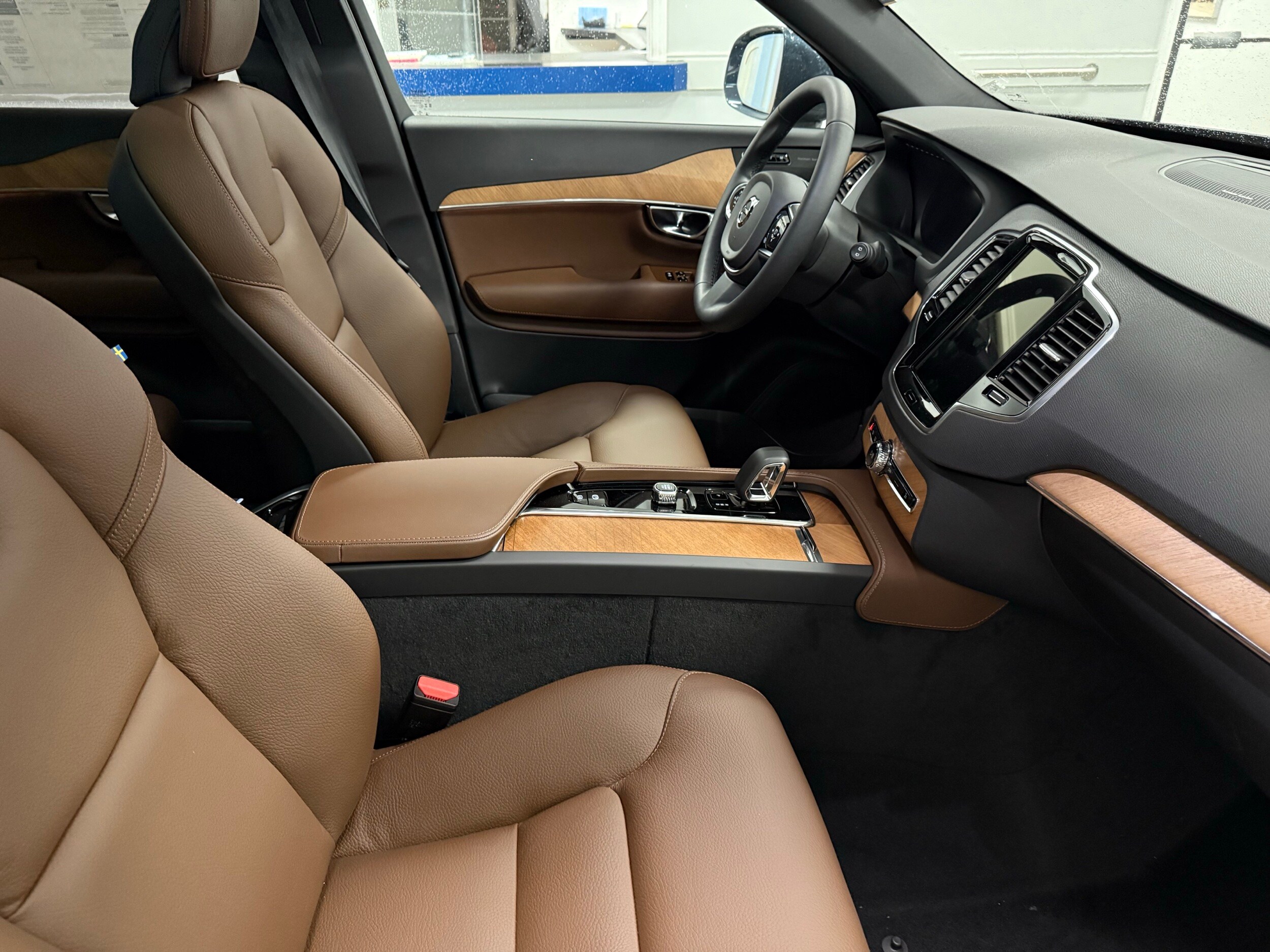 new 2025 Volvo XC90 car, priced at $69,450