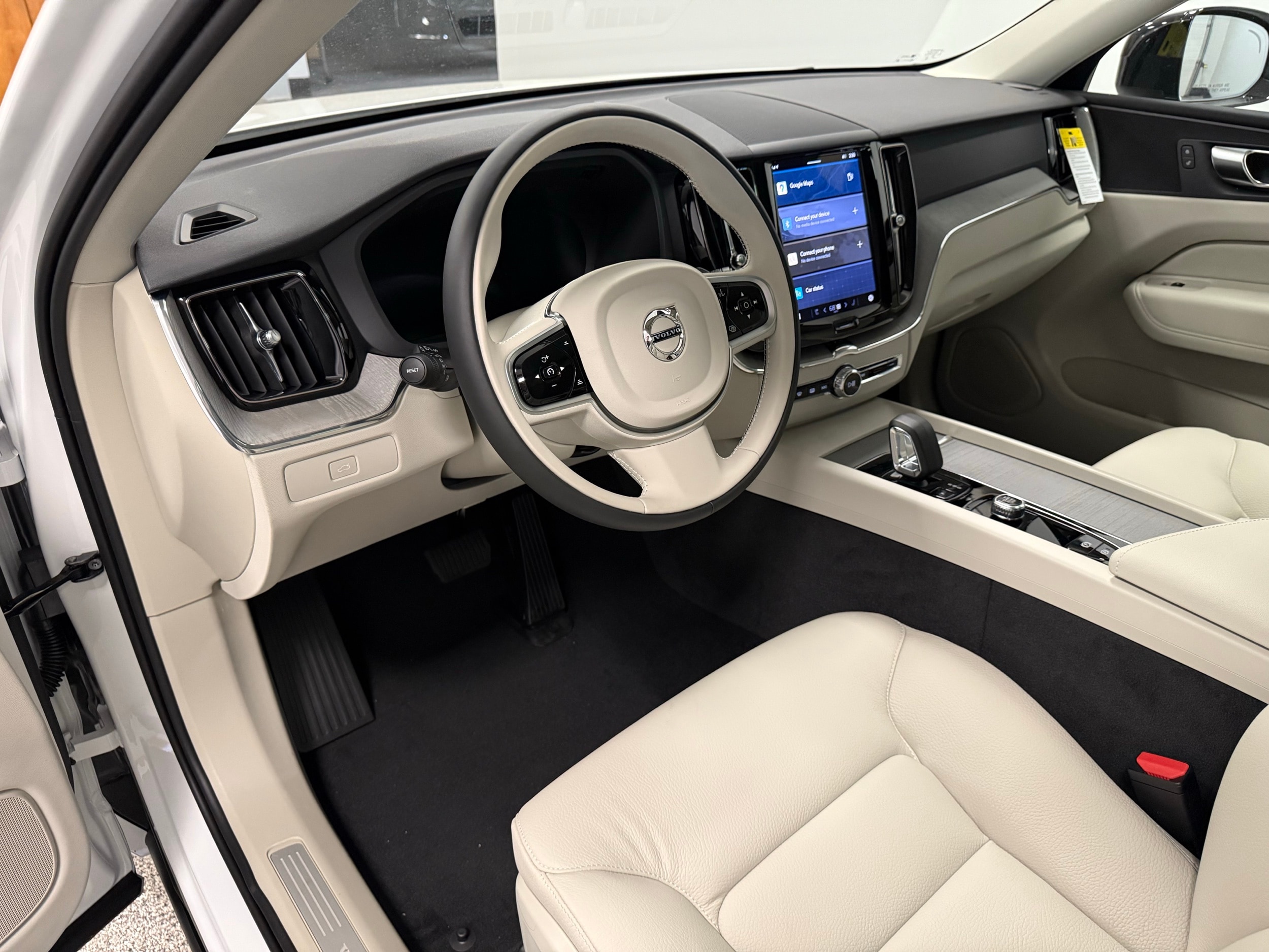 new 2025 Volvo XC60 car, priced at $55,360