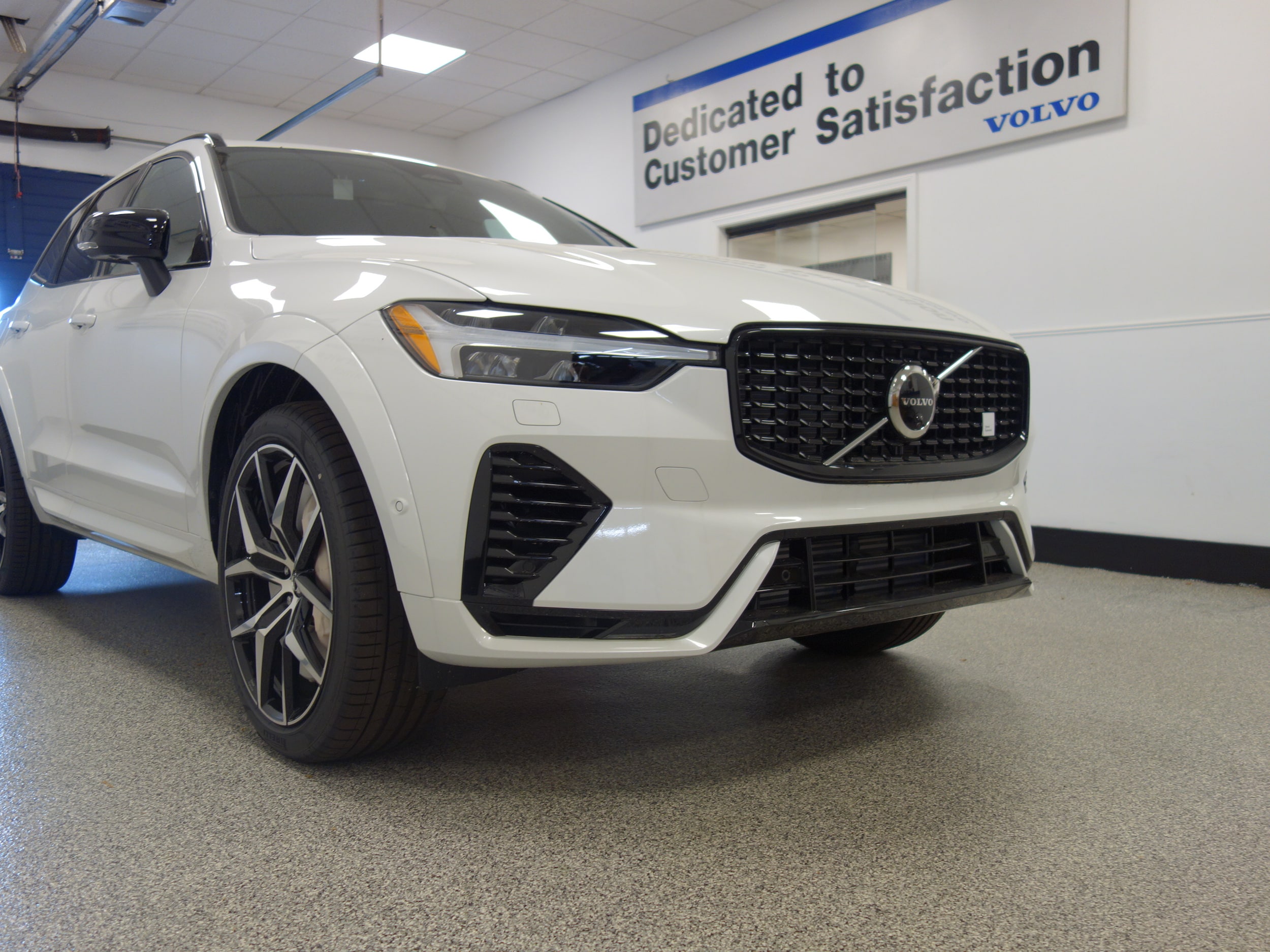 new 2024 Volvo XC60 plug-in hybrid car, priced at $77,925