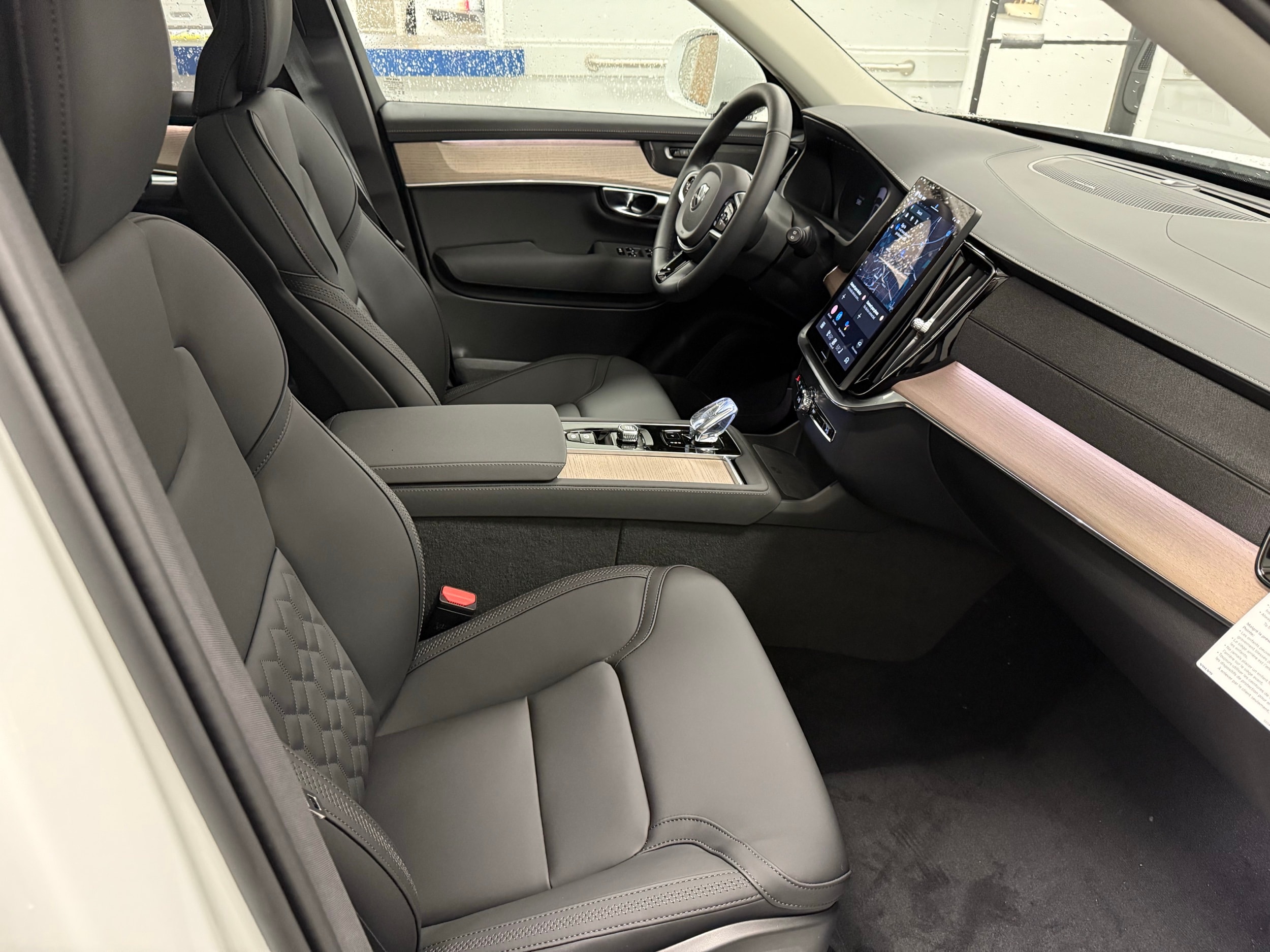 new 2025 Volvo XC90 car, priced at $69,155