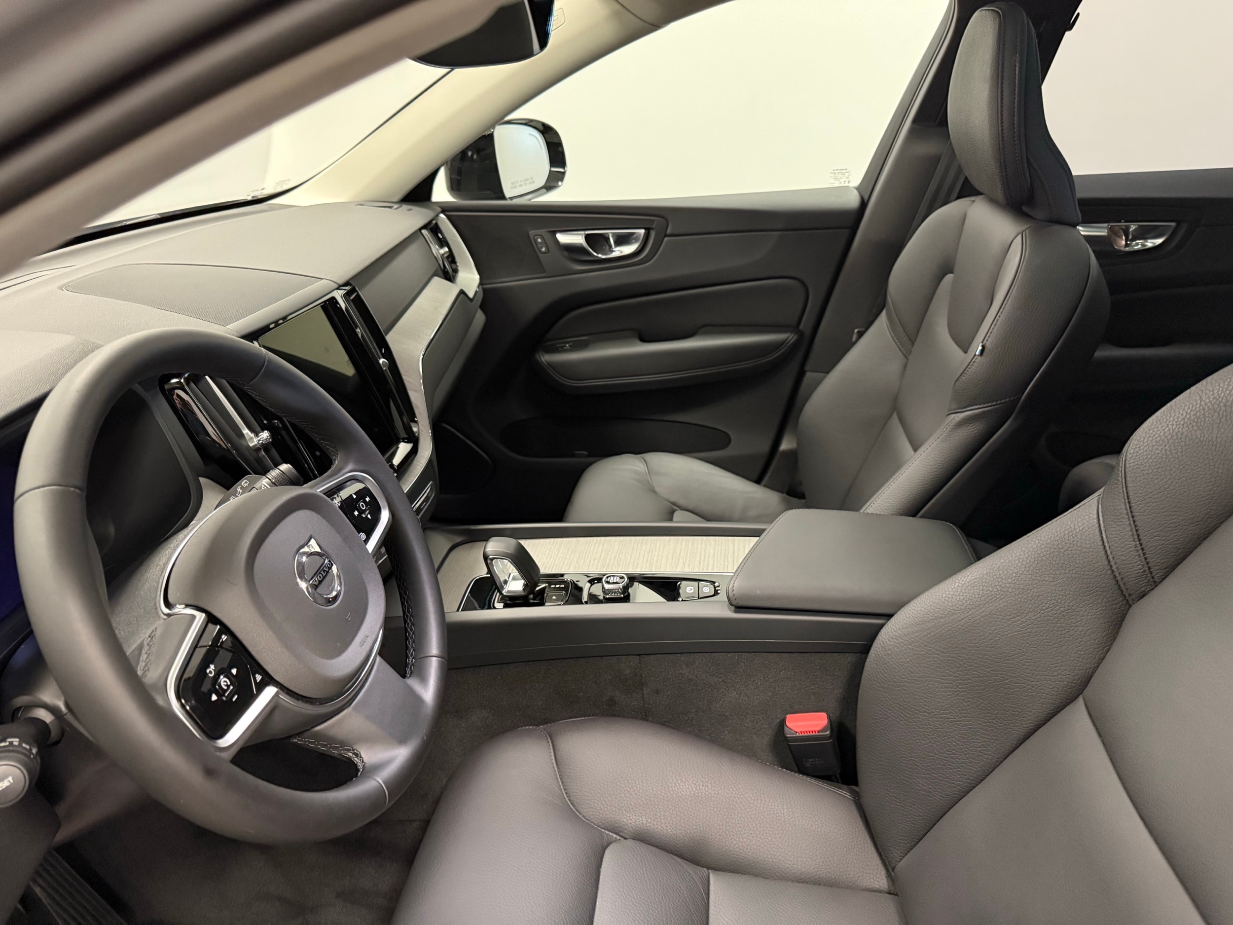 used 2025 Volvo XC60 car, priced at $47,500