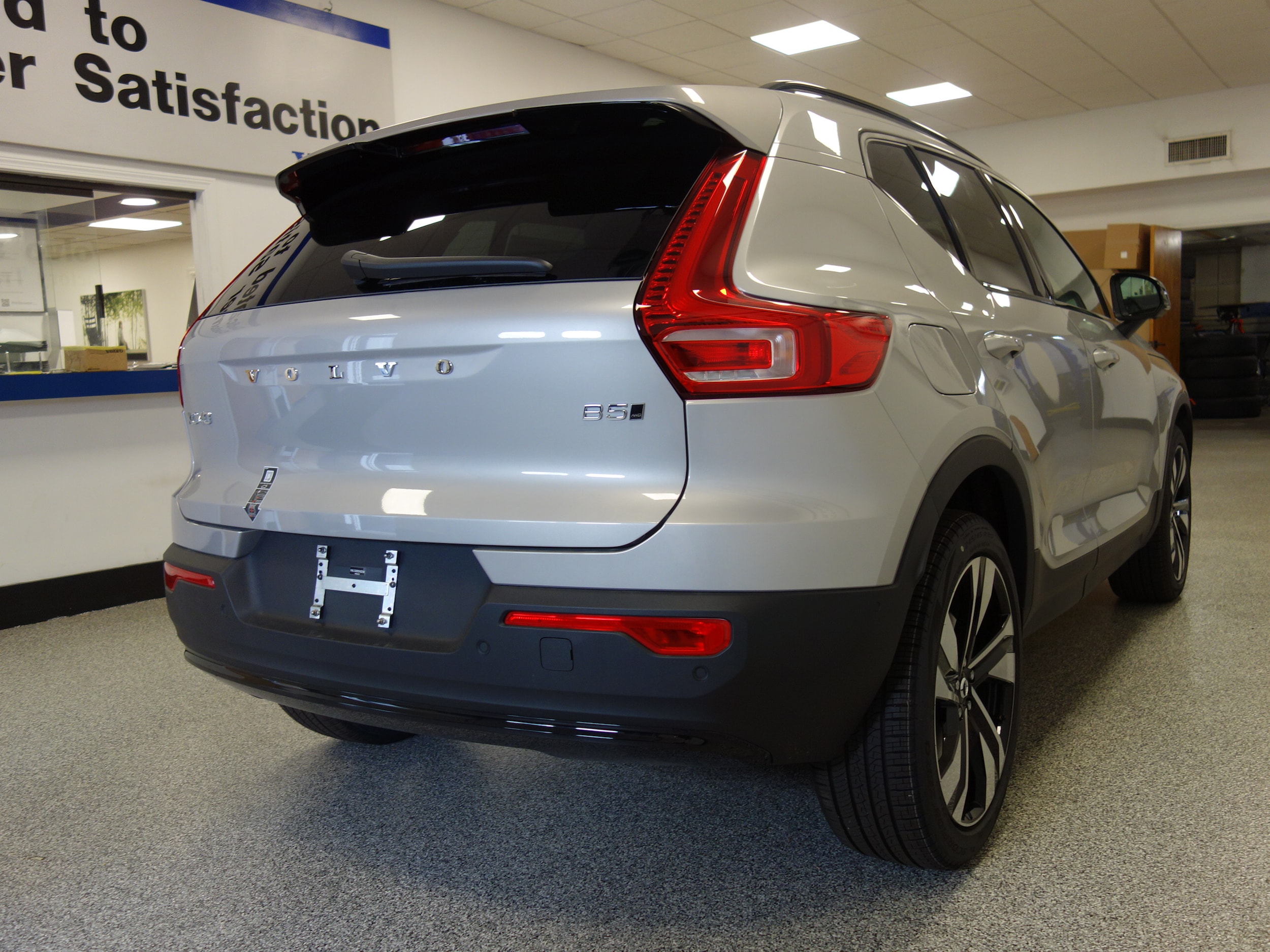 new 2025 Volvo XC40 car, priced at $51,040