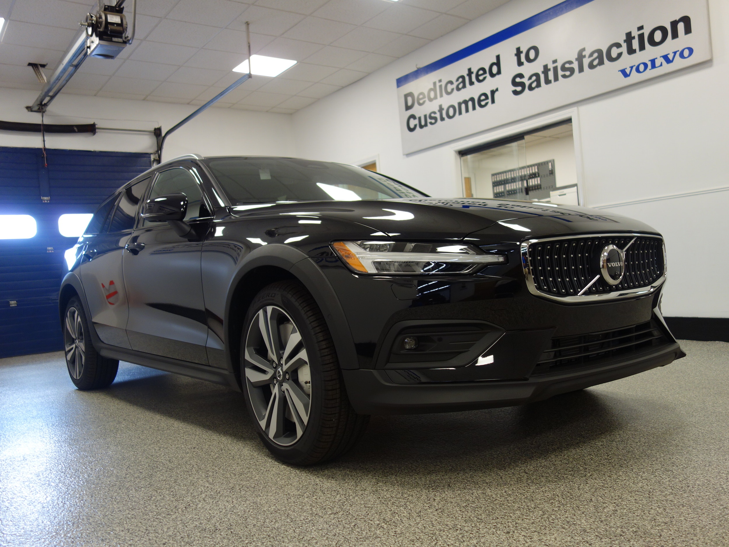 new 2025 Volvo V60 Cross Country car, priced at $55,025