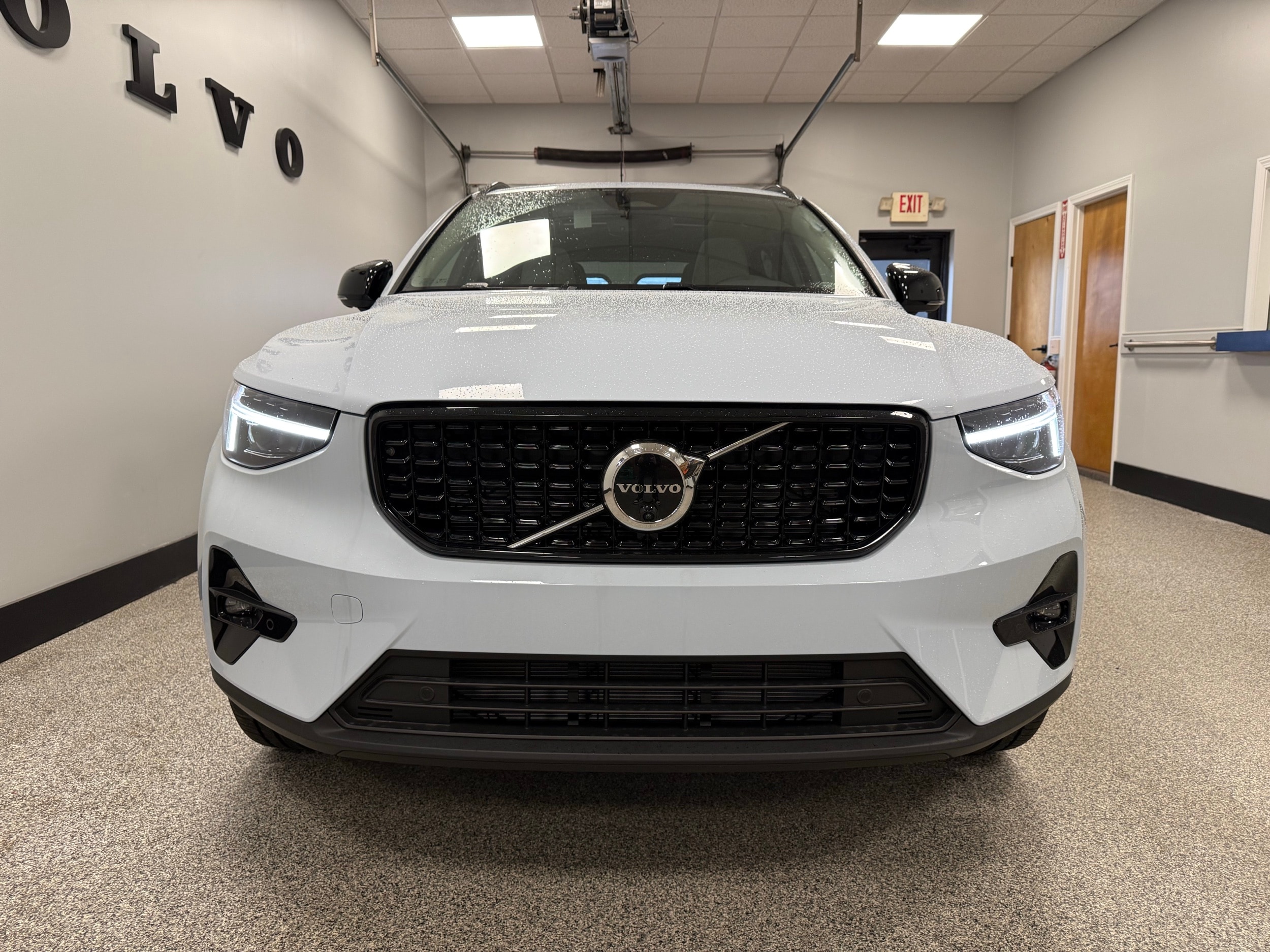 new 2025 Volvo XC40 car, priced at $48,335