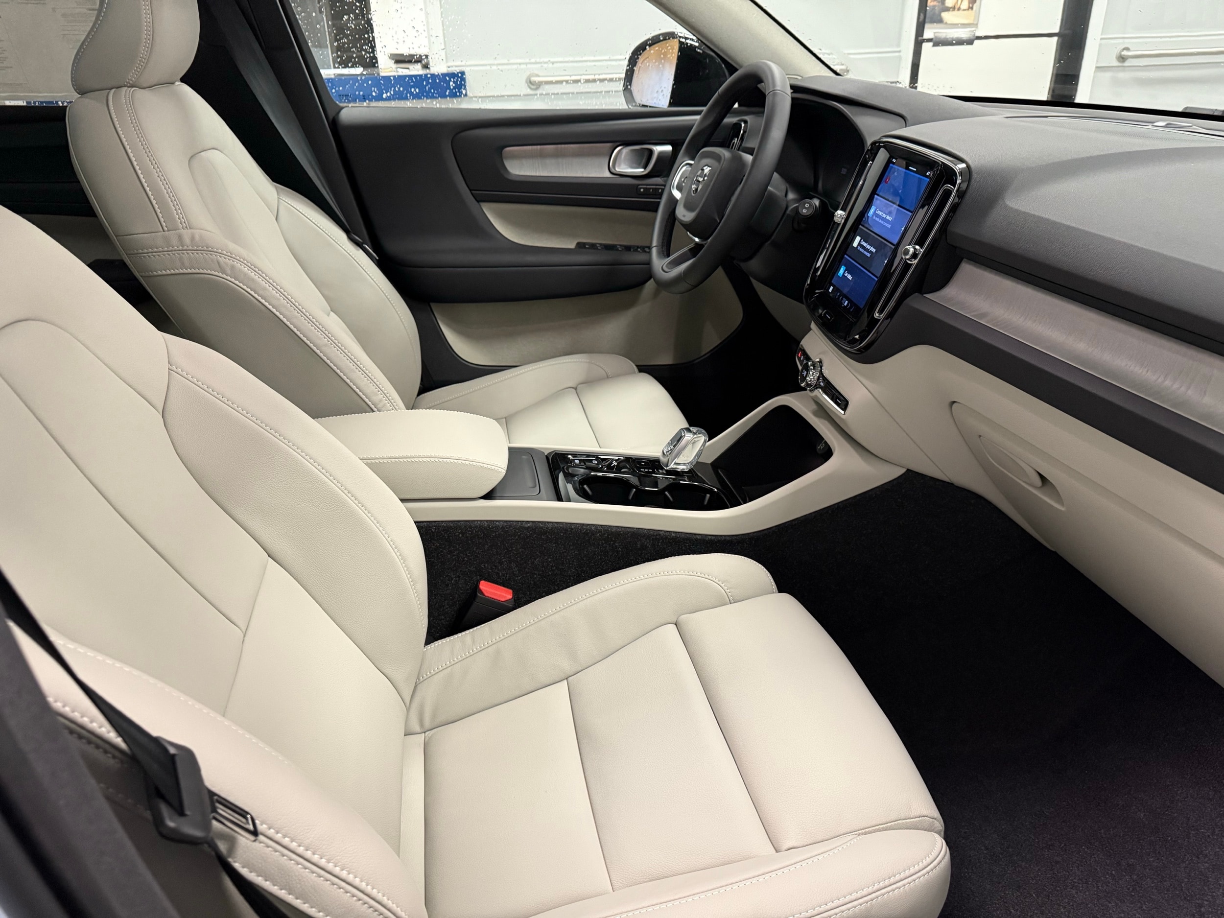 new 2025 Volvo XC40 car, priced at $48,335