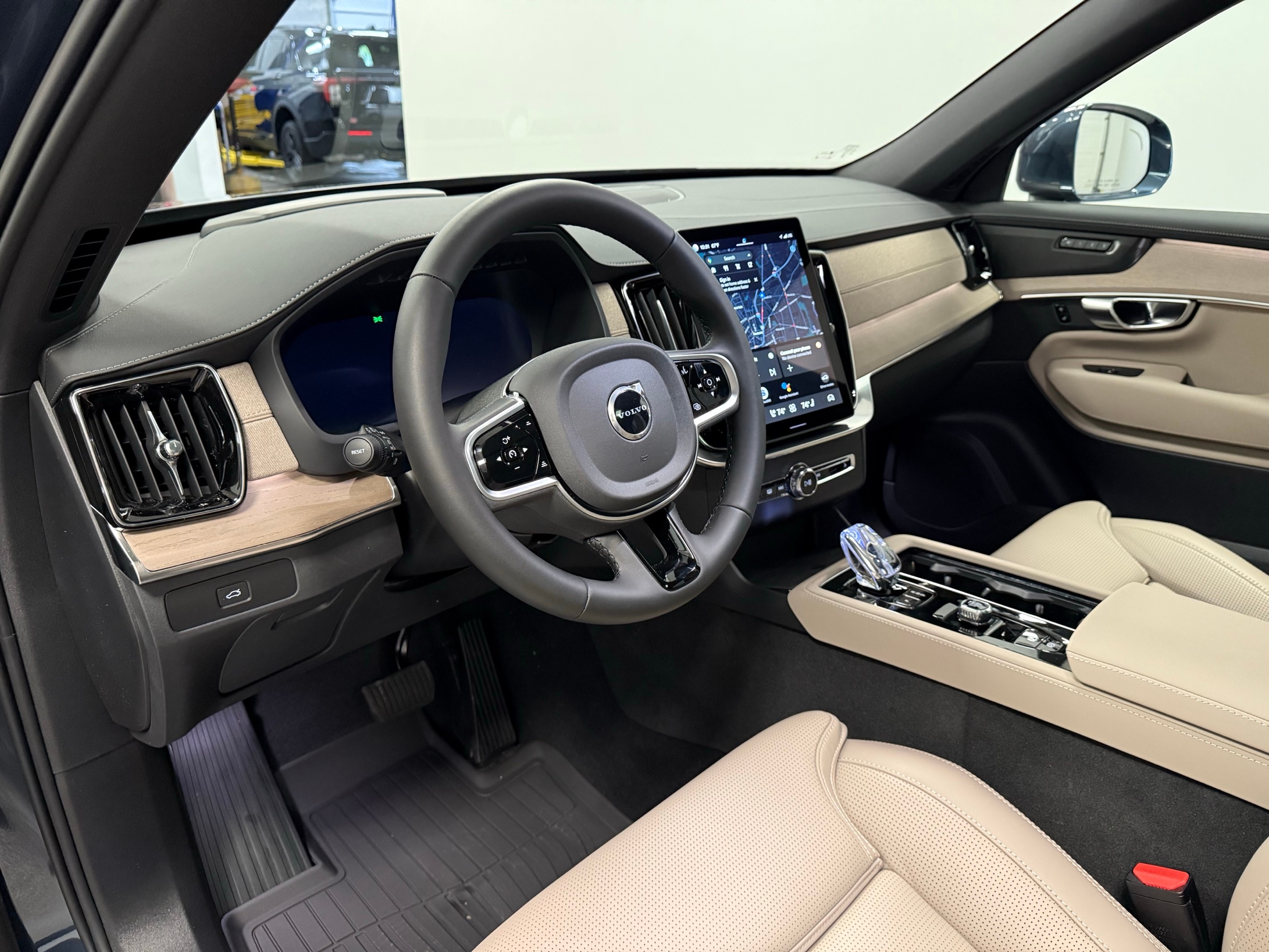 new 2025 Volvo XC90 car, priced at $72,345