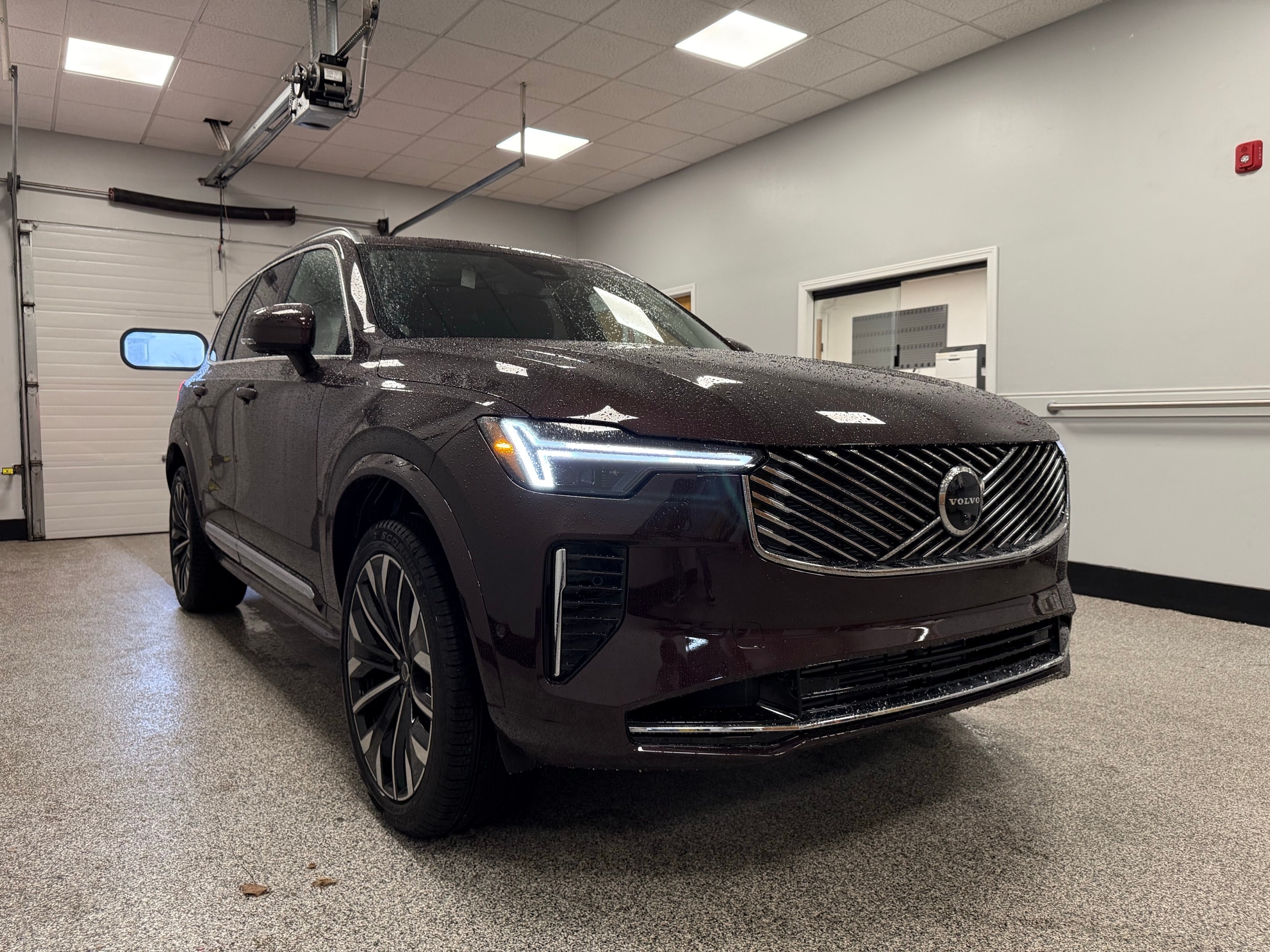new 2025 Volvo XC90 plug-in hybrid car, priced at $79,195