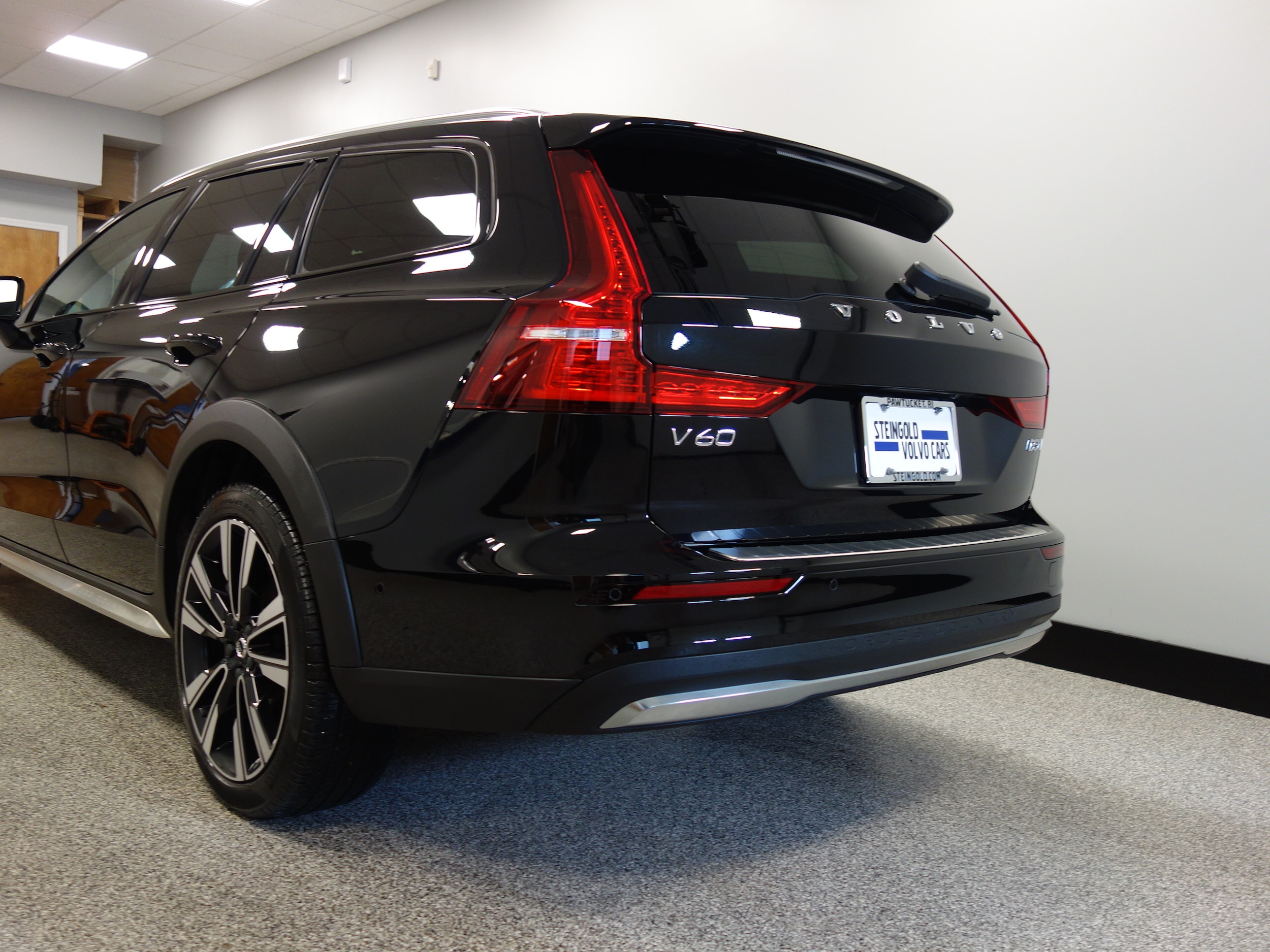 used 2023 Volvo V60 Cross Country car, priced at $44,500