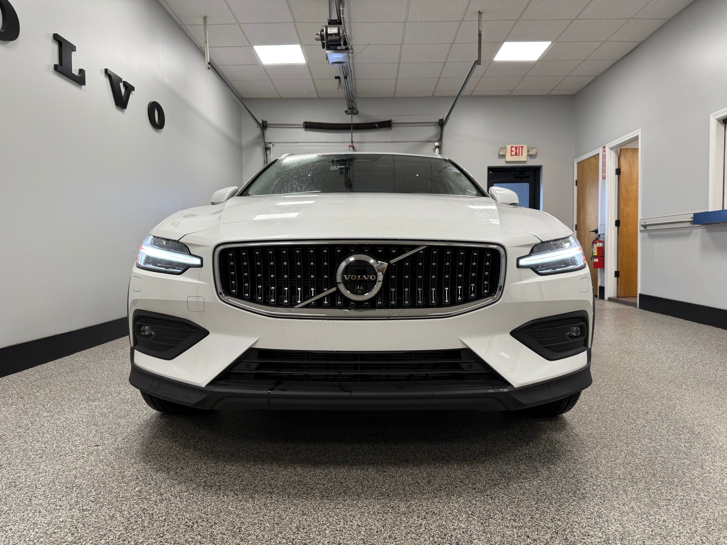 new 2025 Volvo V60 Cross Country car, priced at $58,135