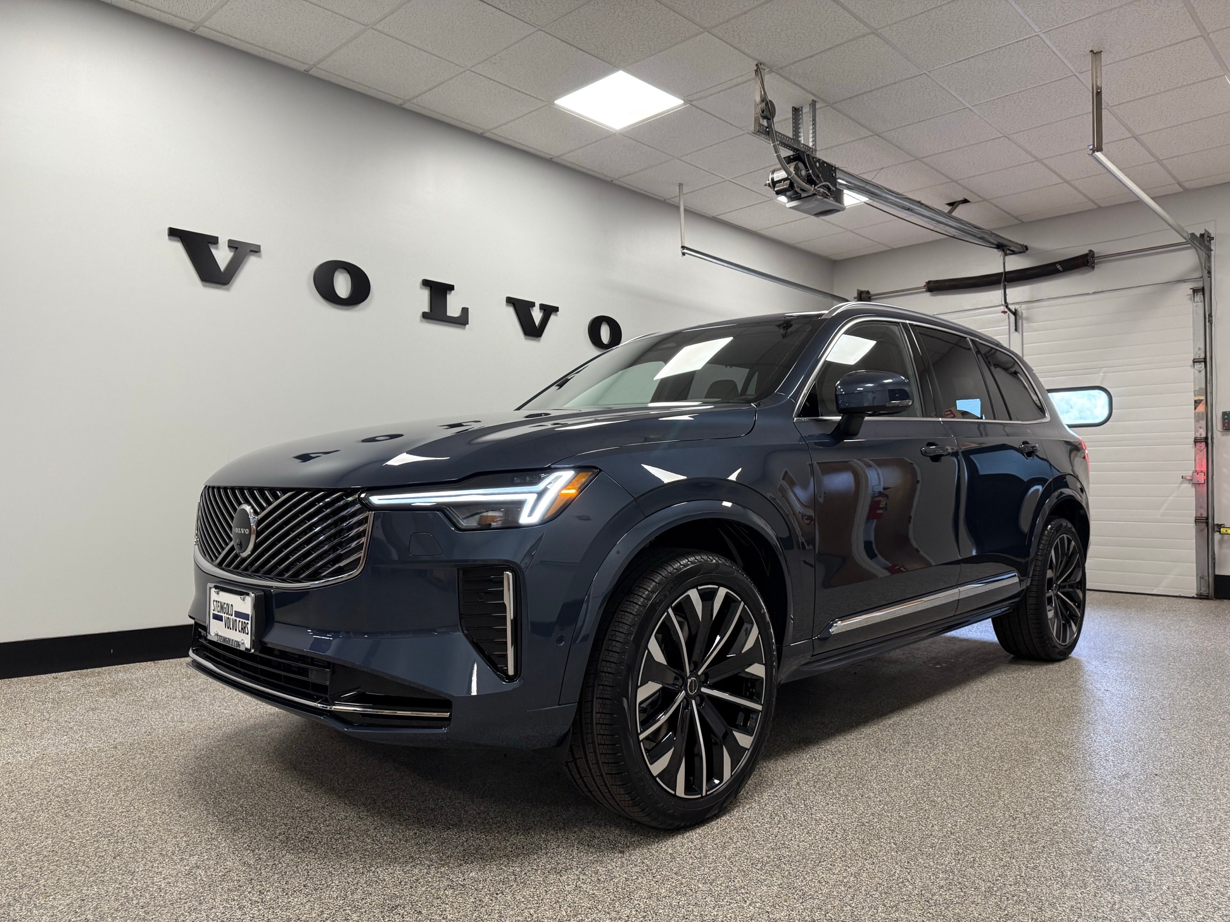 new 2025 Volvo XC90 car, priced at $72,345