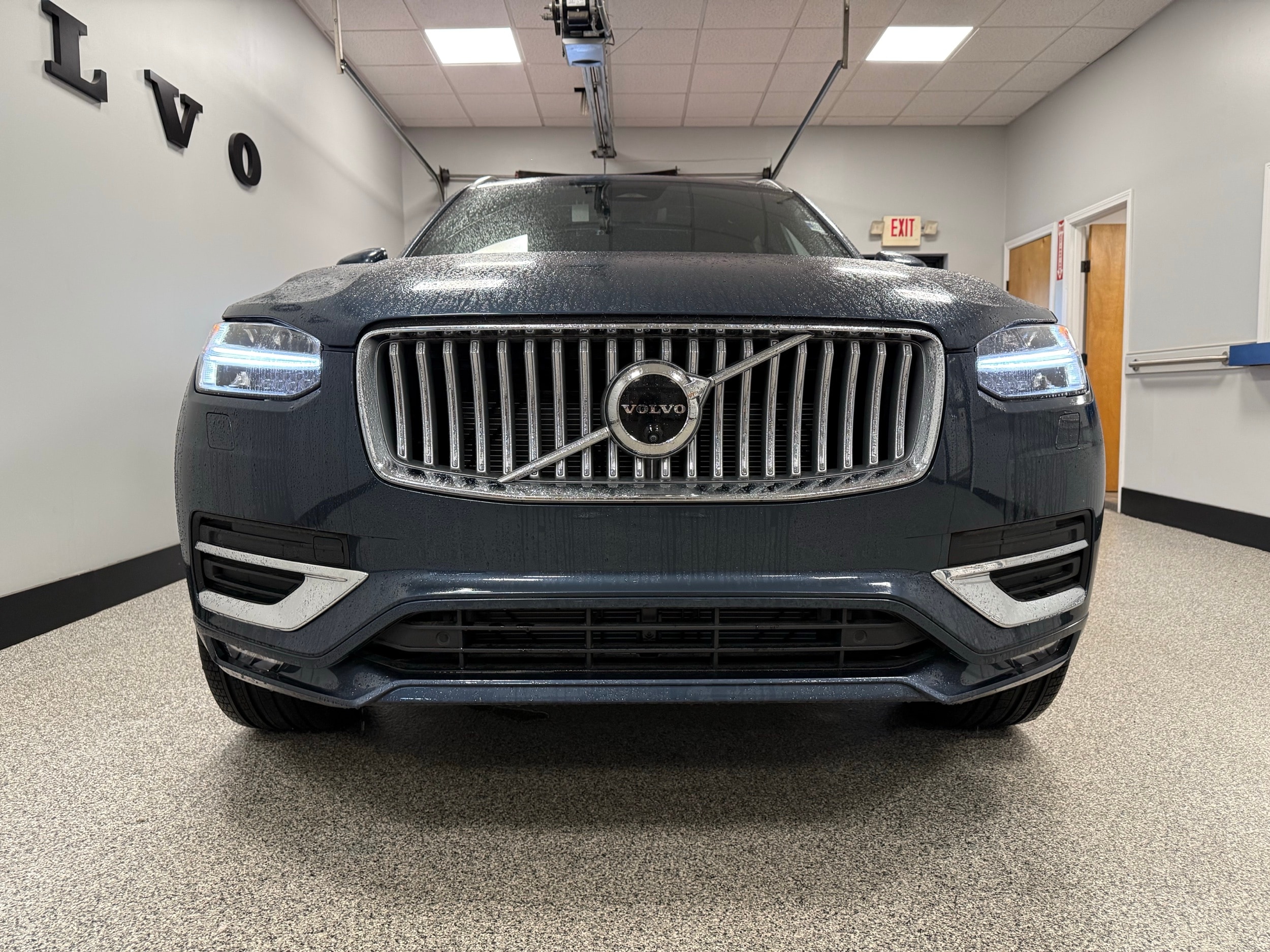 new 2025 Volvo XC90 car, priced at $69,450