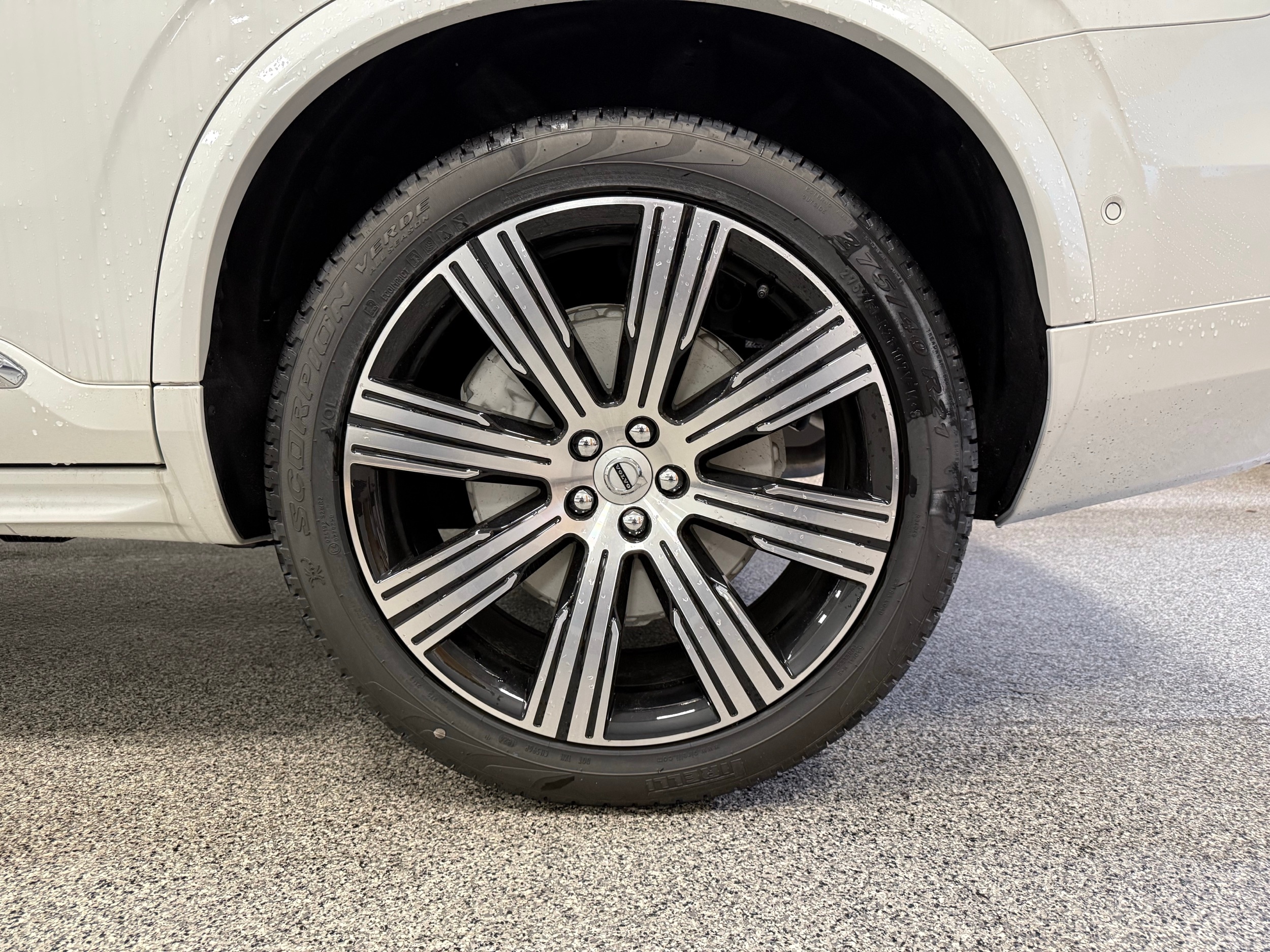 new 2025 Volvo XC90 car, priced at $68,455