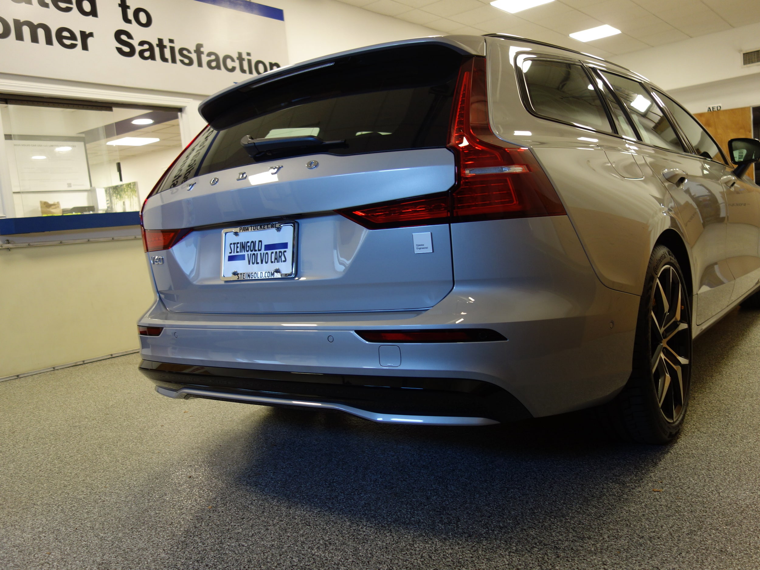 new 2025 Volvo V60 plug-in hybrid car, priced at $72,445