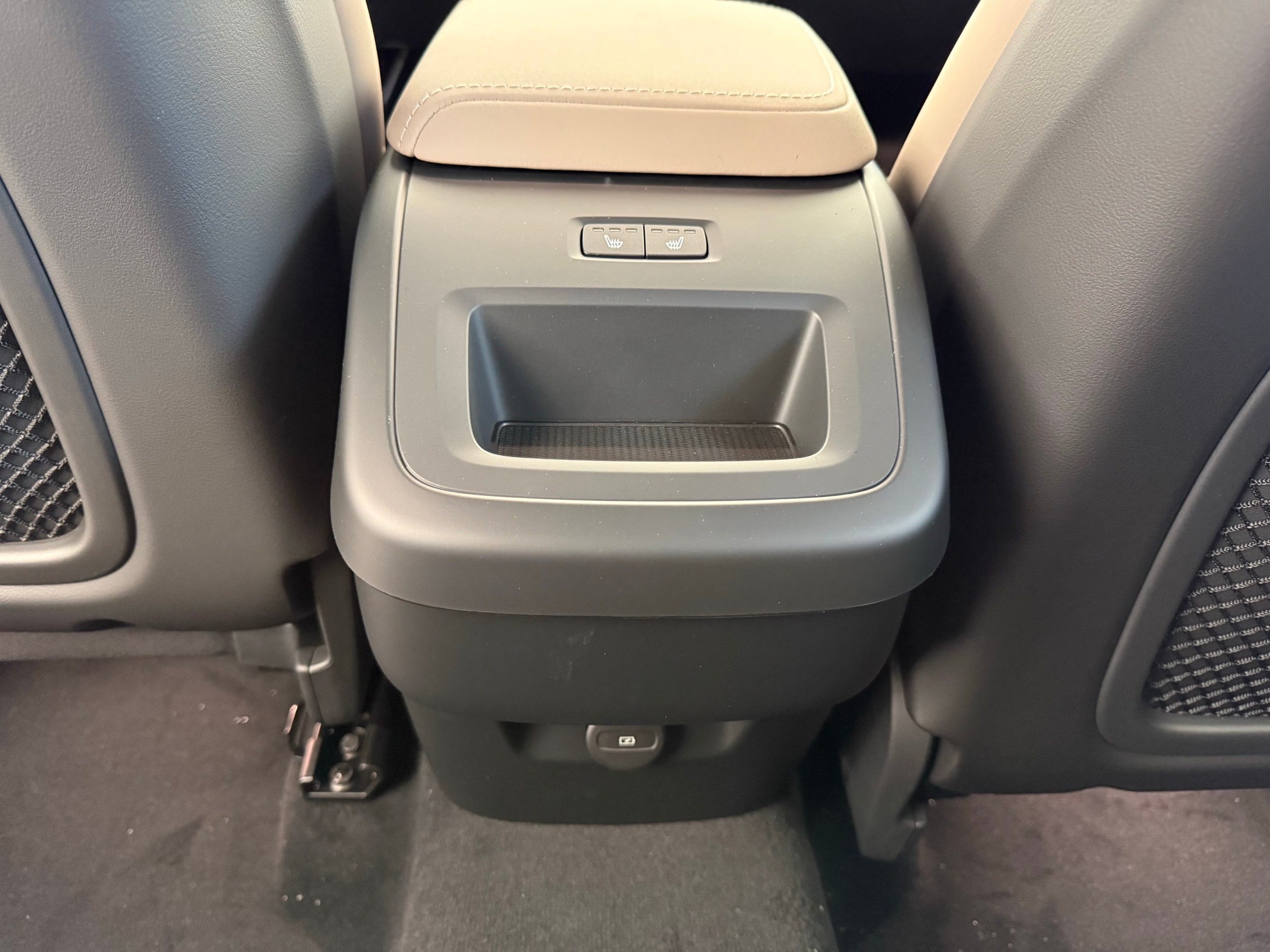 new 2026 Volvo XC60 car, priced at $57,985