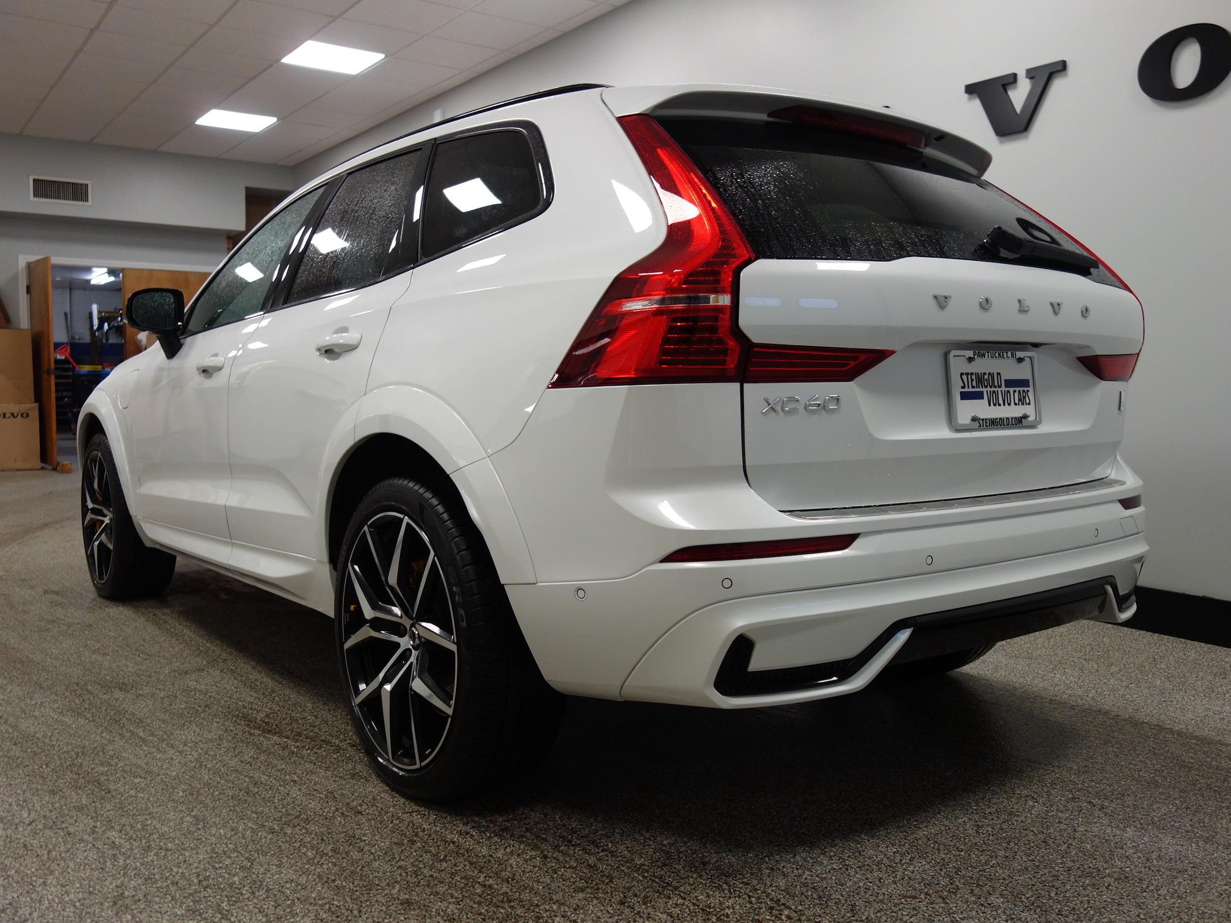 used 2024 Volvo XC60 plug-in hybrid car, priced at $59,500