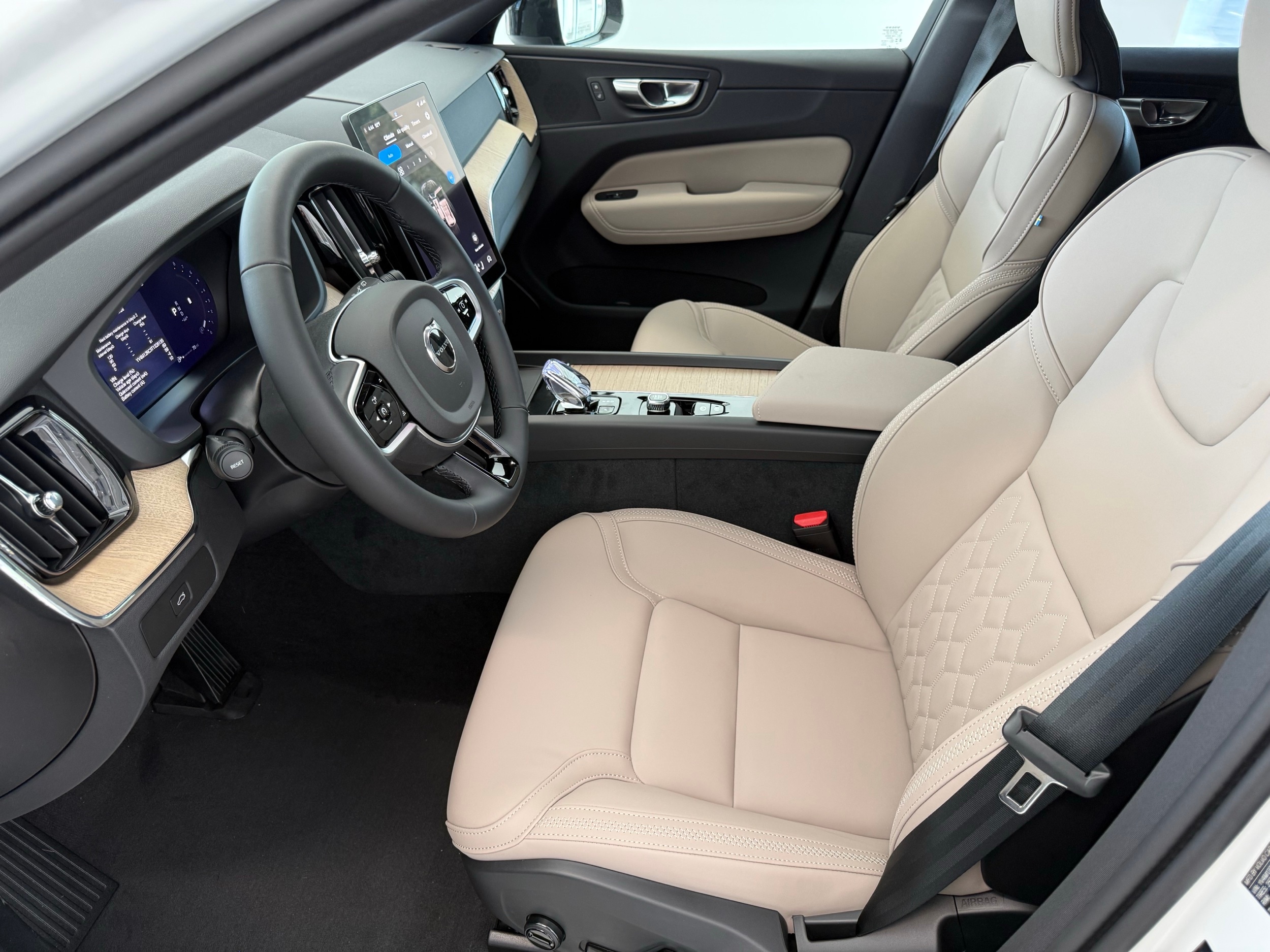 new 2026 Volvo XC60 car, priced at $57,985