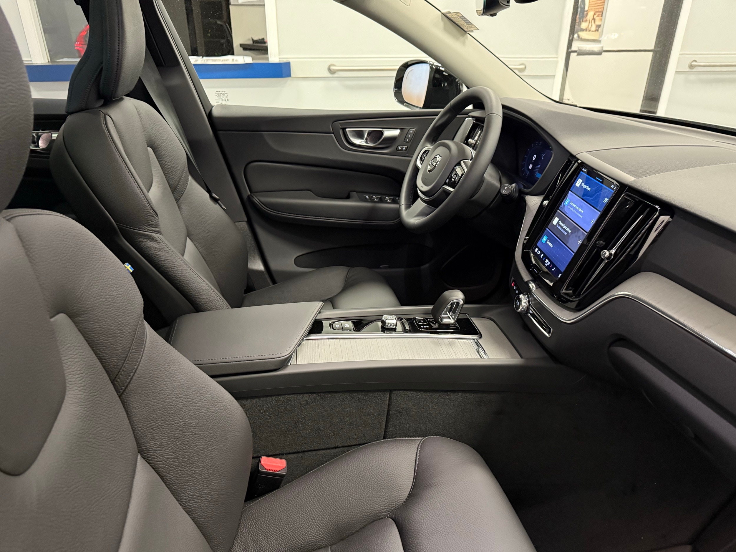 new 2025 Volvo XC60 plug-in hybrid car, priced at $66,260
