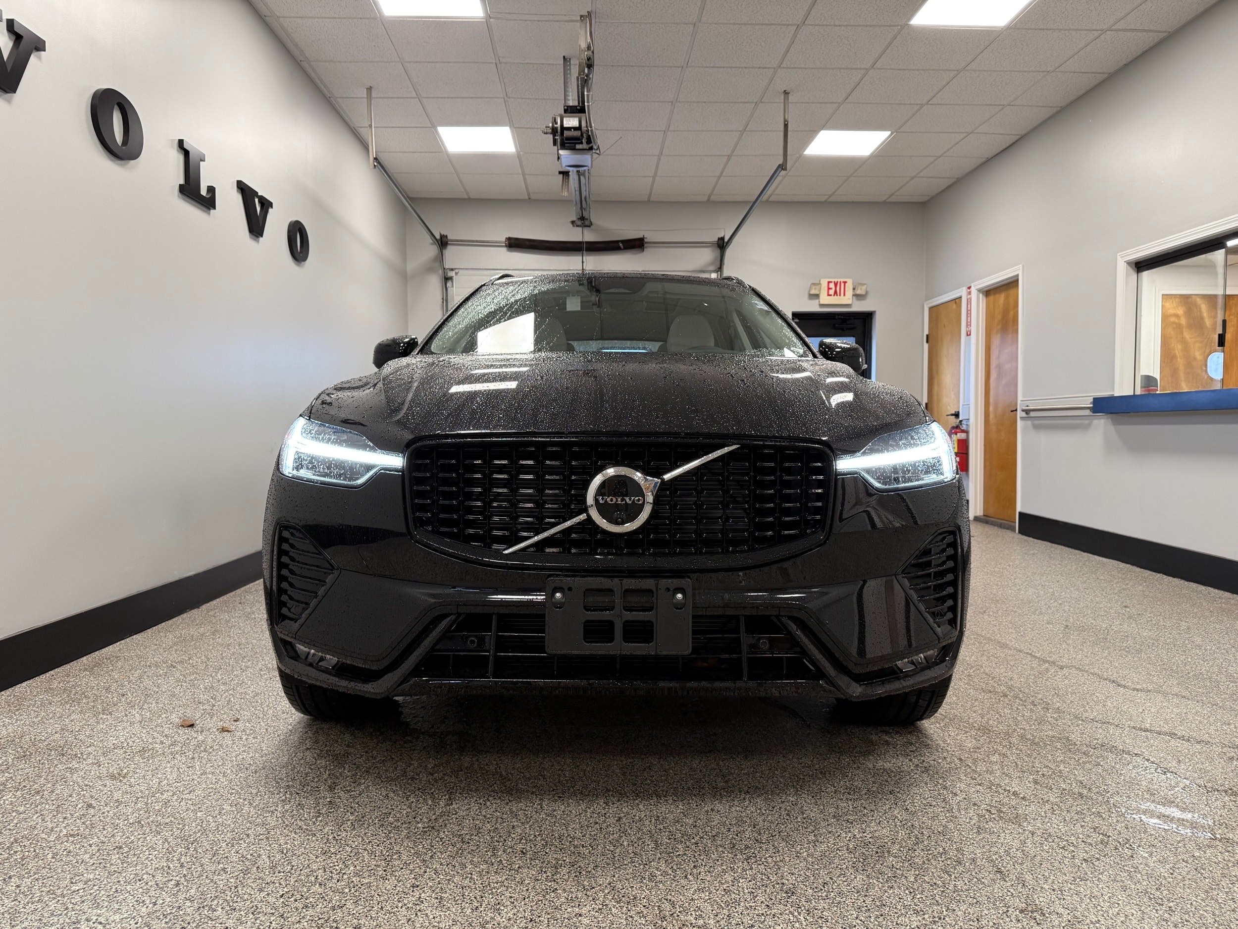 new 2025 Volvo XC60 car, priced at $54,585