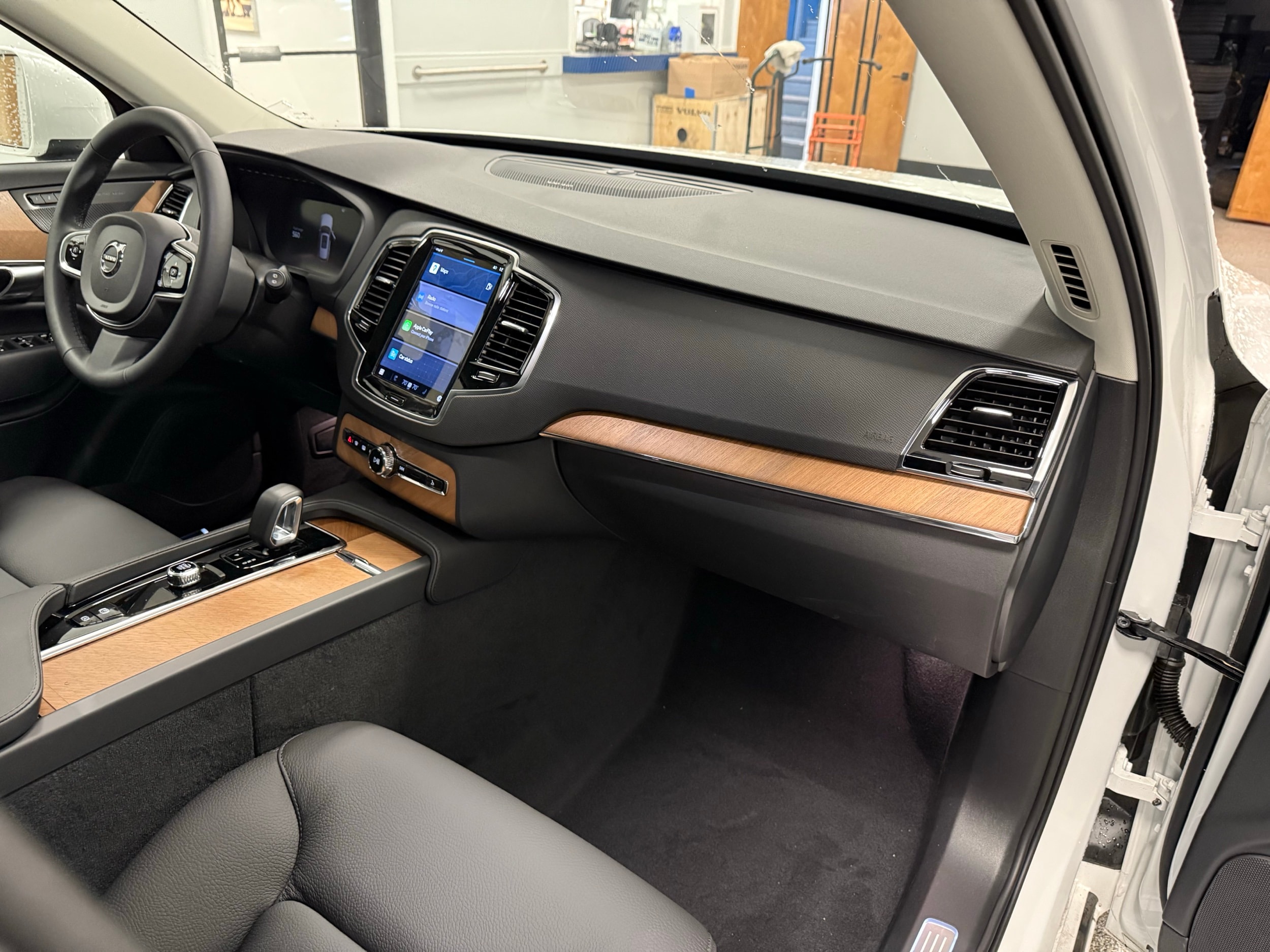 new 2025 Volvo XC90 car, priced at $68,455