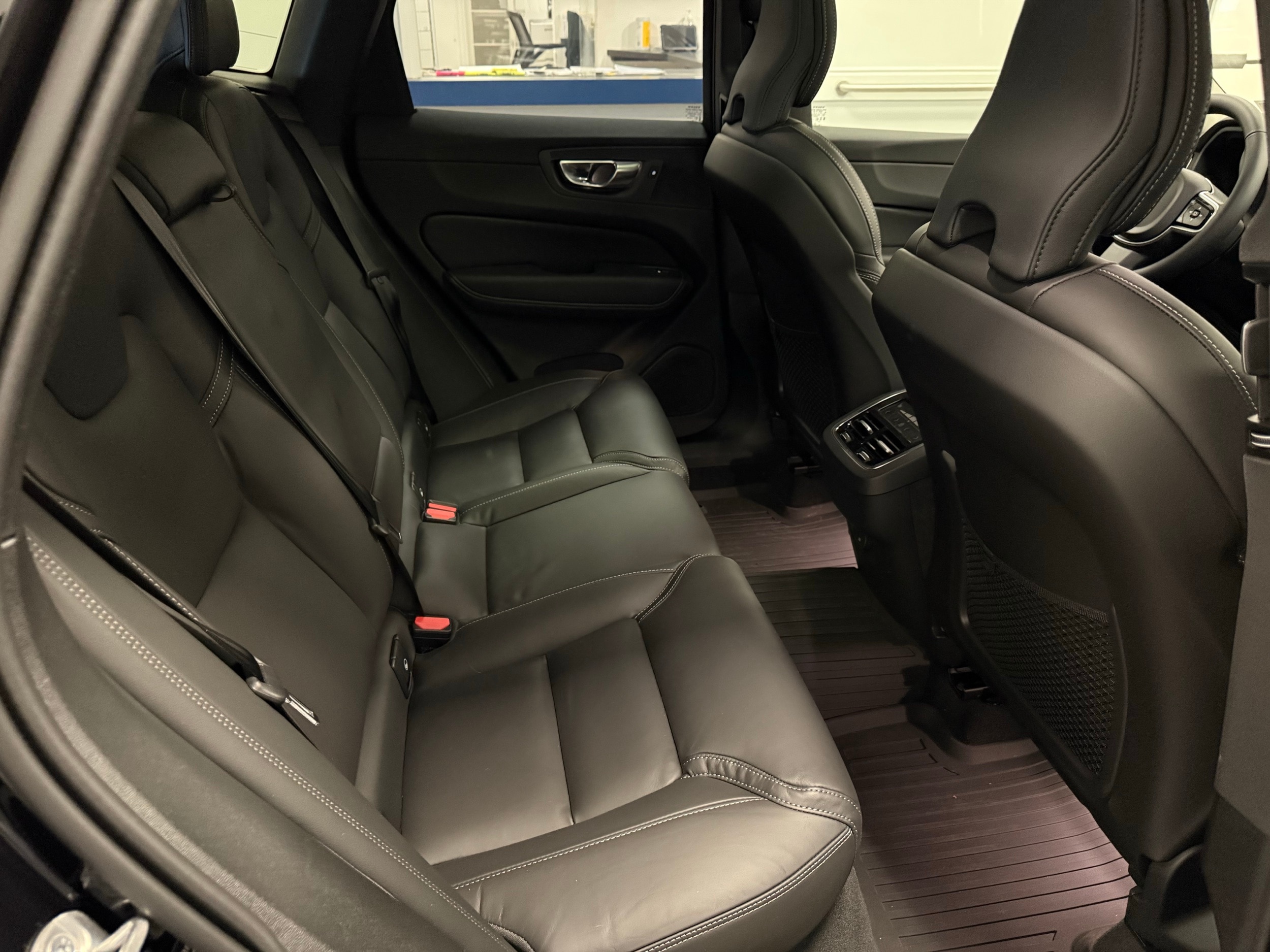 new 2025 Volvo XC60 car, priced at $61,005