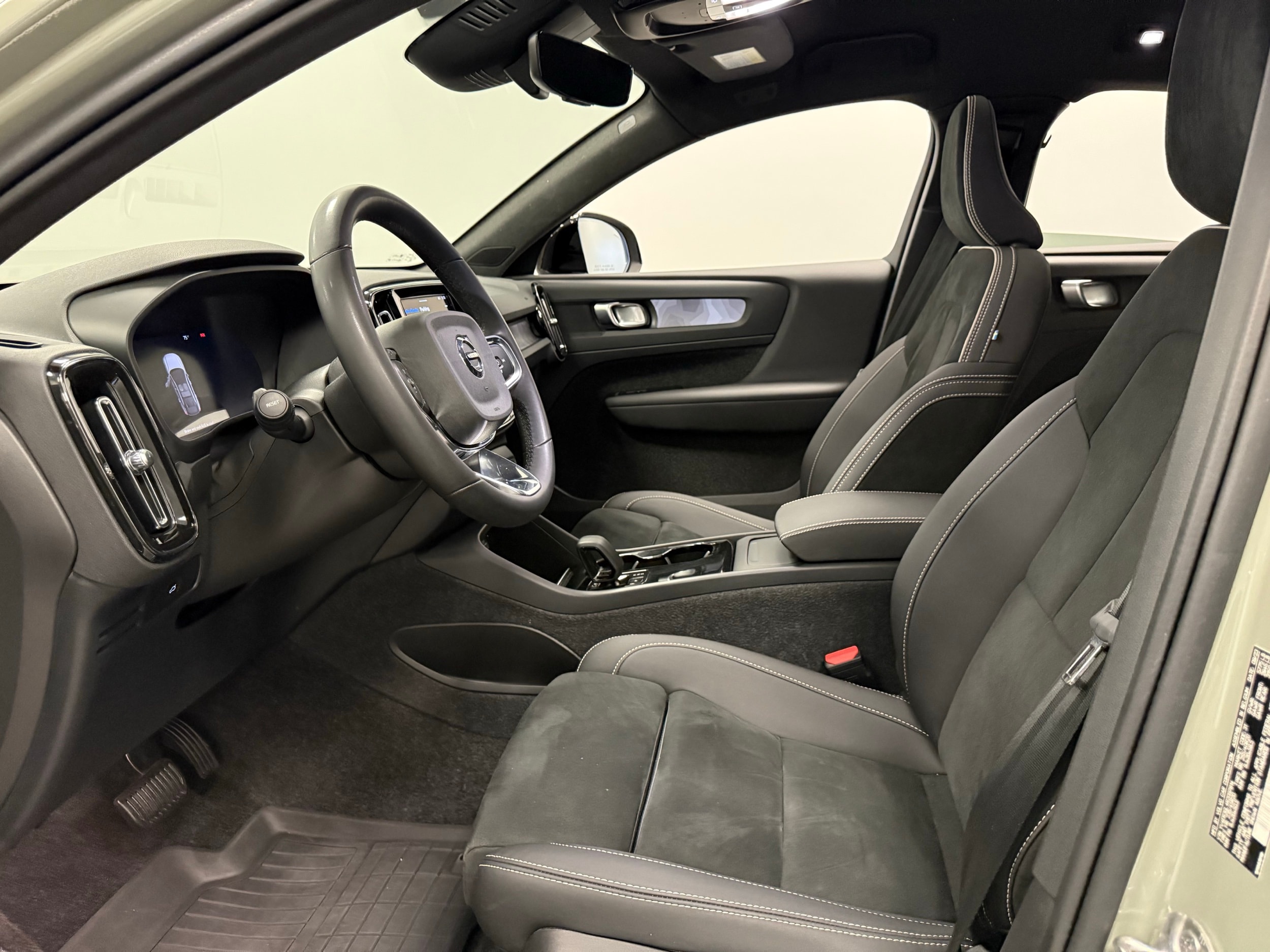 used 2024 Volvo C40 Recharge Pure Electric car, priced at $39,500
