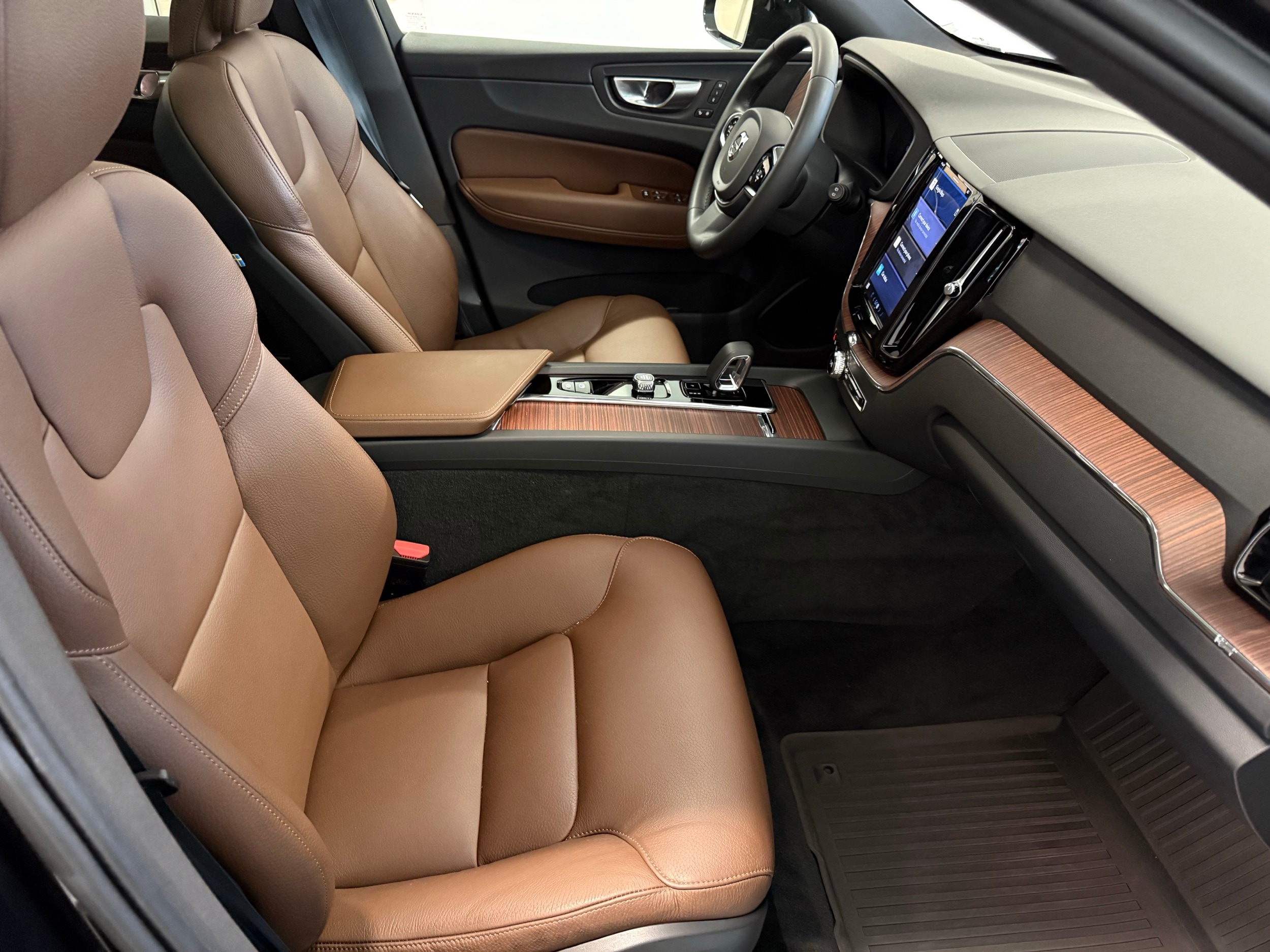 used 2024 Volvo XC60 car, priced at $38,900