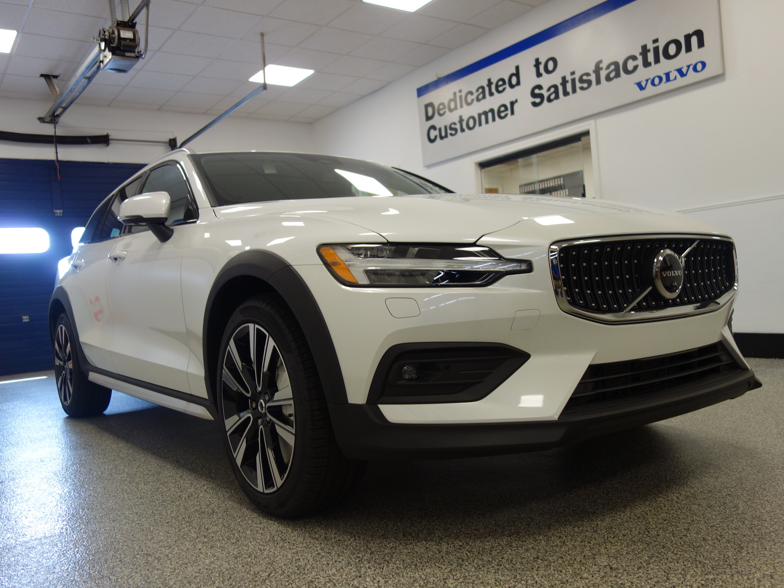 new 2025 Volvo V60 Cross Country car, priced at $58,135