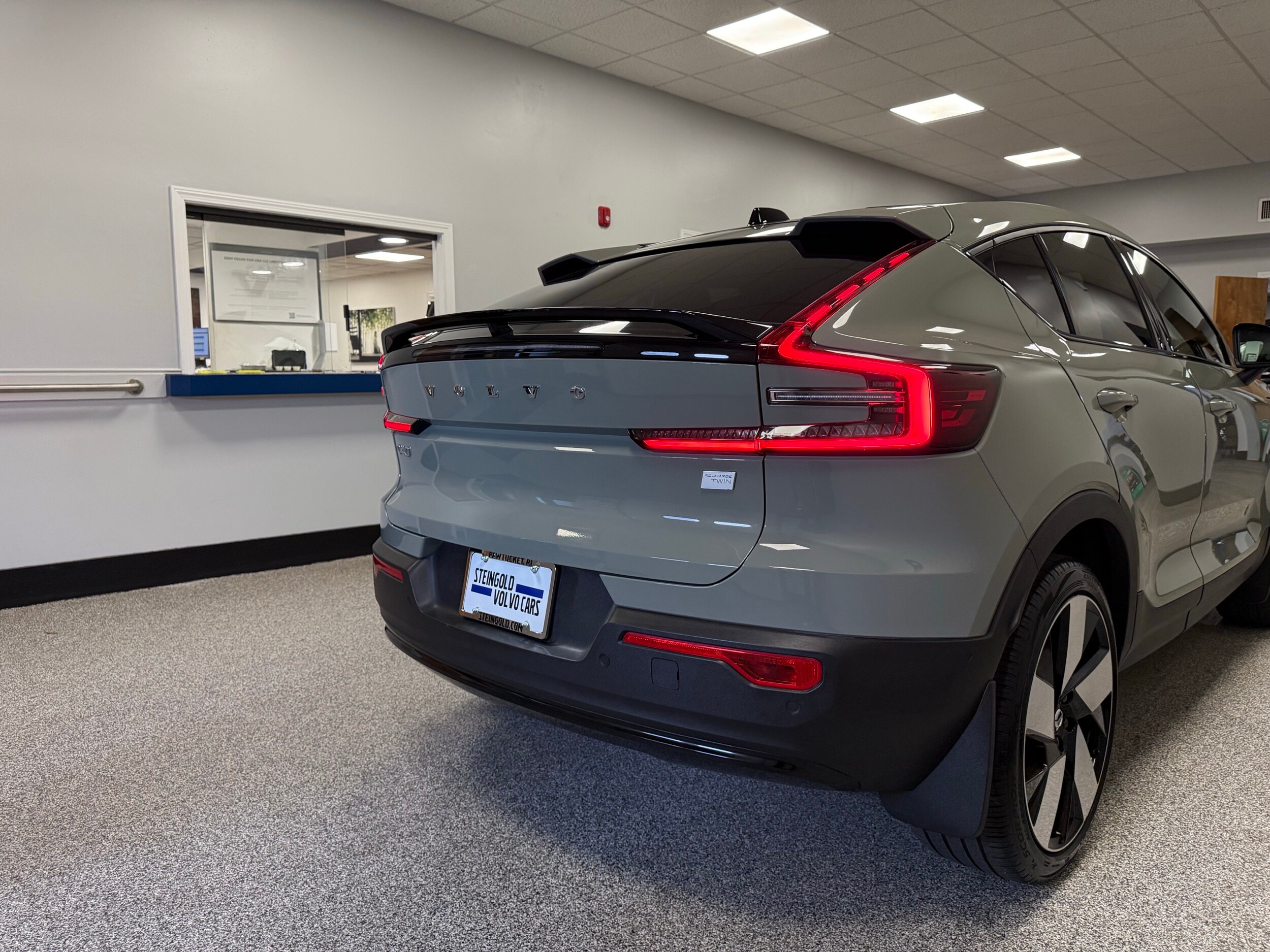 used 2024 Volvo C40 Recharge Pure Electric car, priced at $39,500
