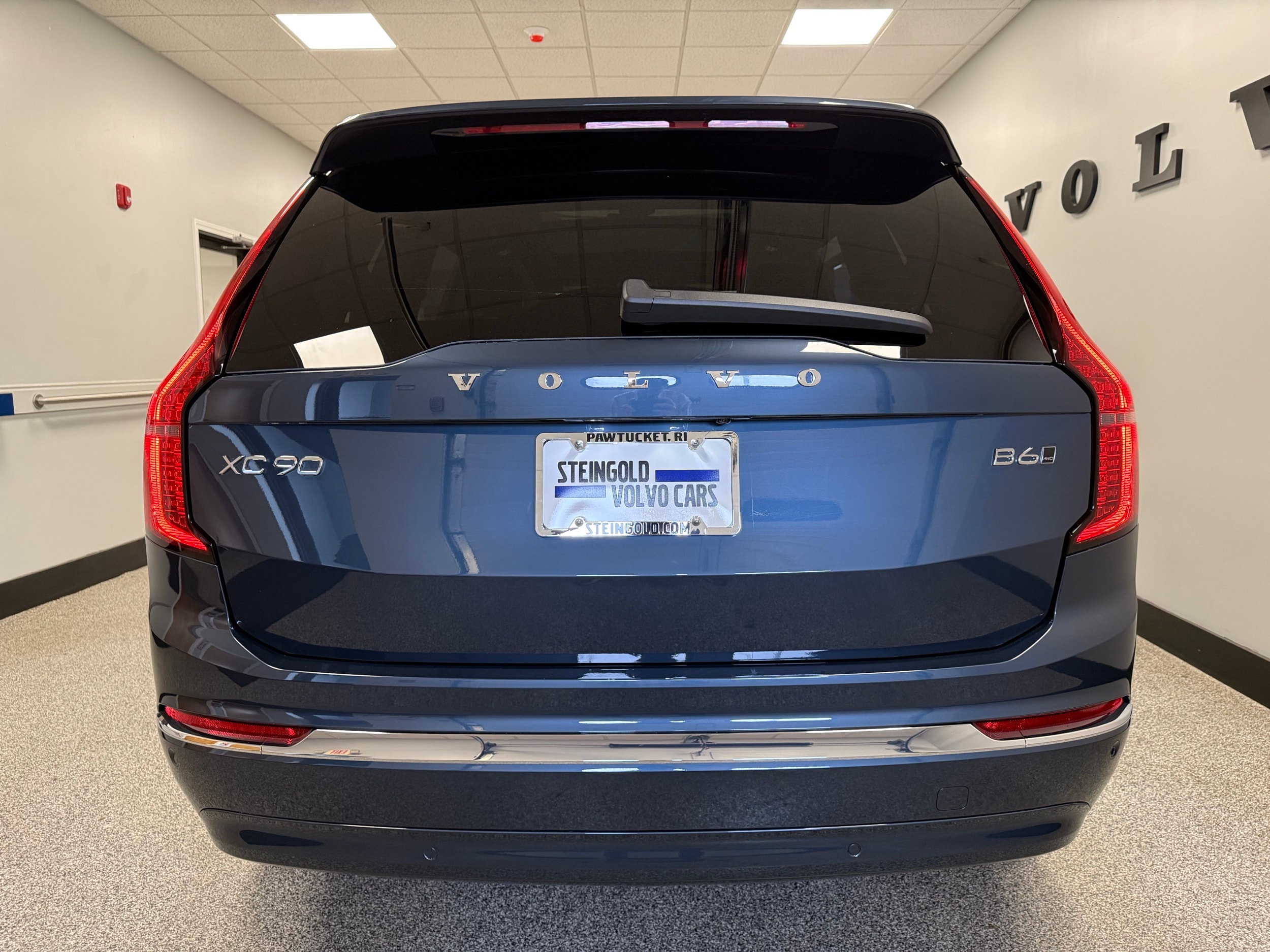new 2025 Volvo XC90 car, priced at $72,345