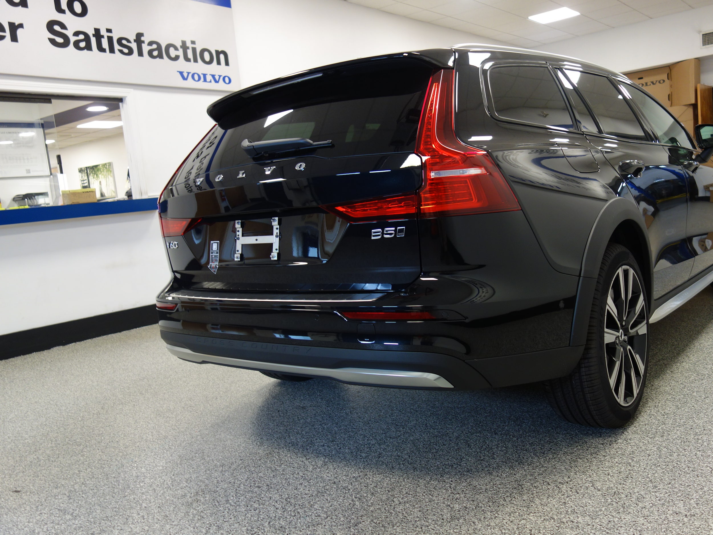 new 2025 Volvo V60 Cross Country car, priced at $58,525