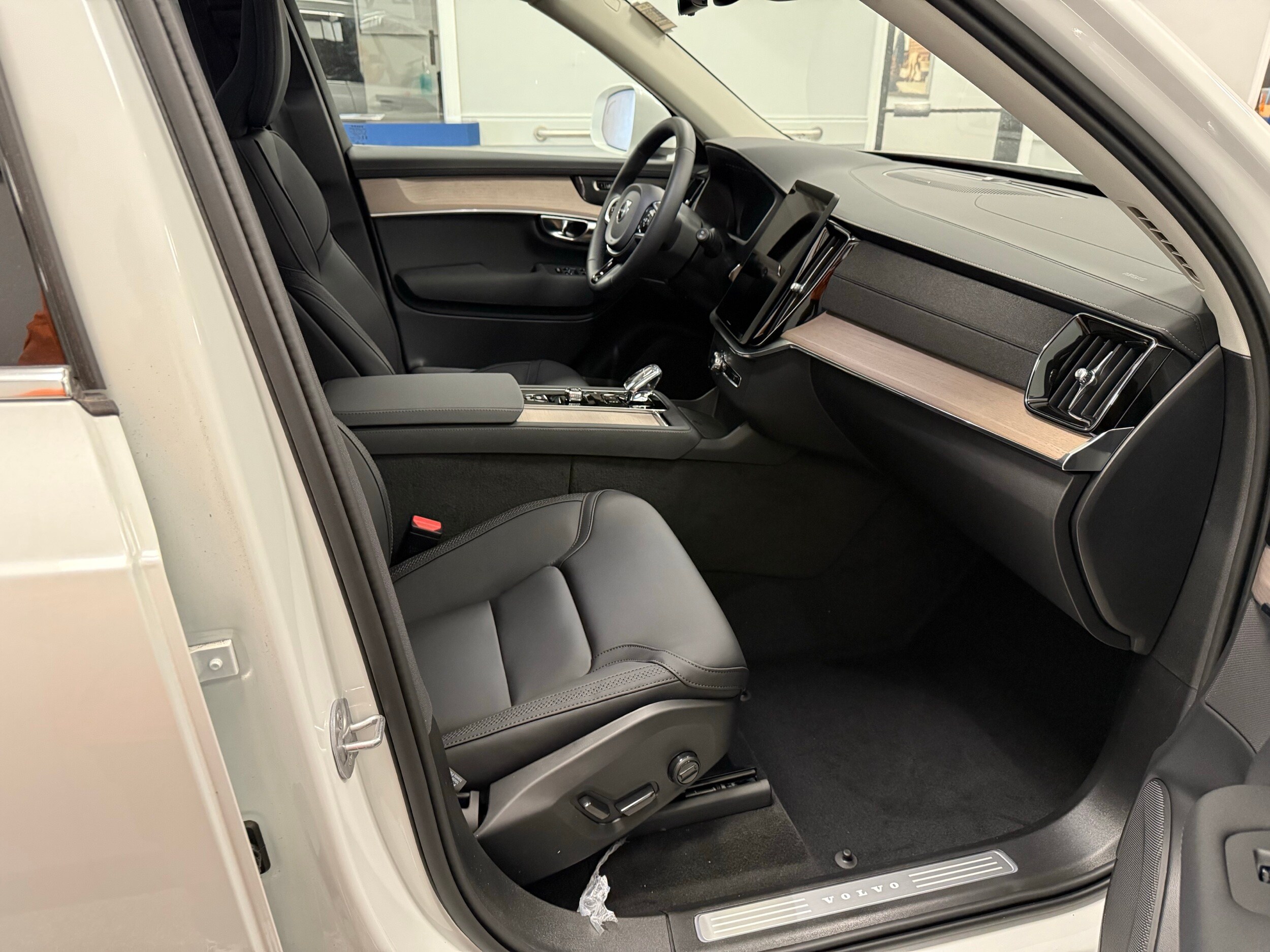 new 2025 Volvo XC90 car, priced at $69,155