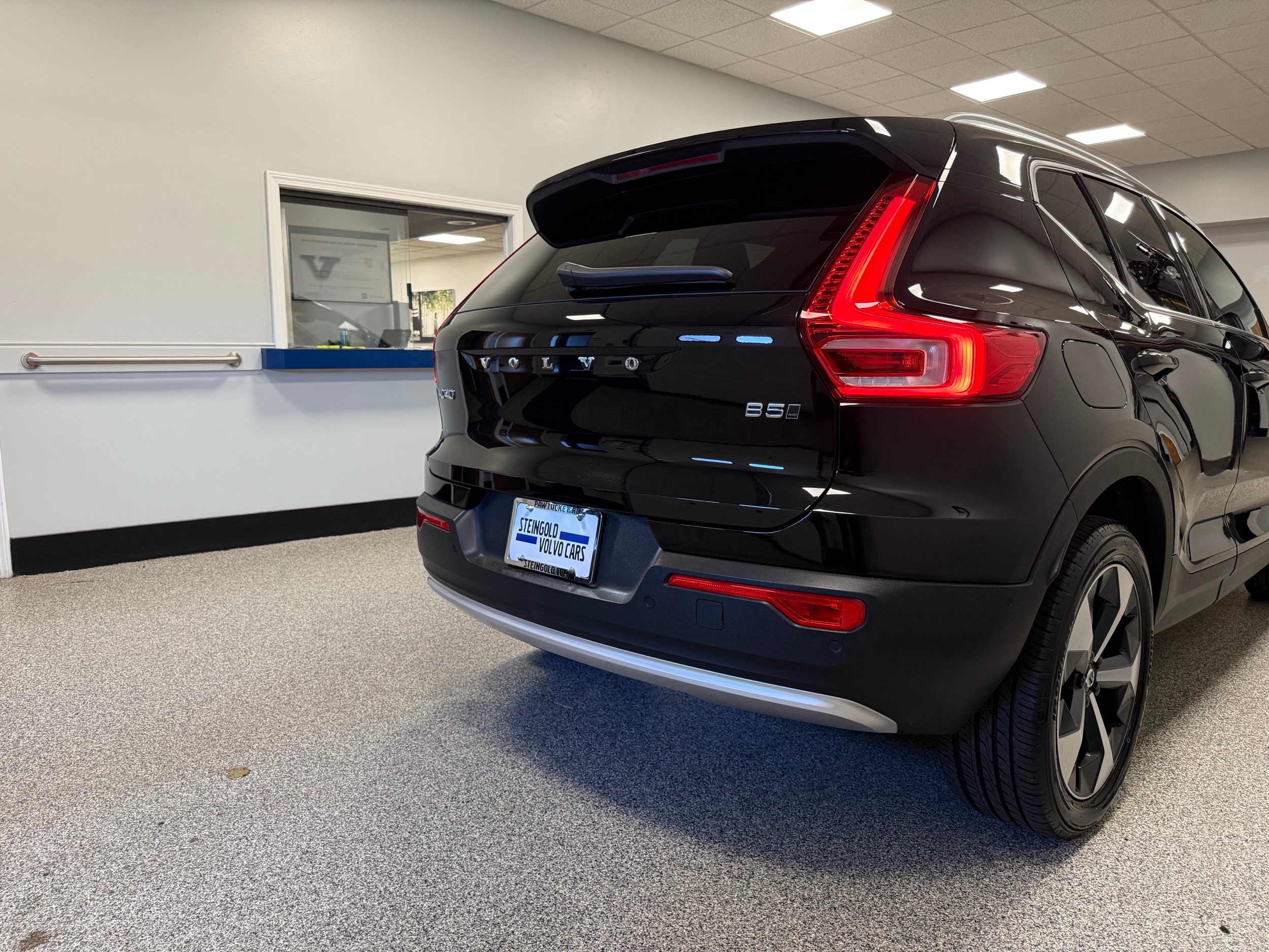 used 2025 Volvo XC40 car, priced at $40,100