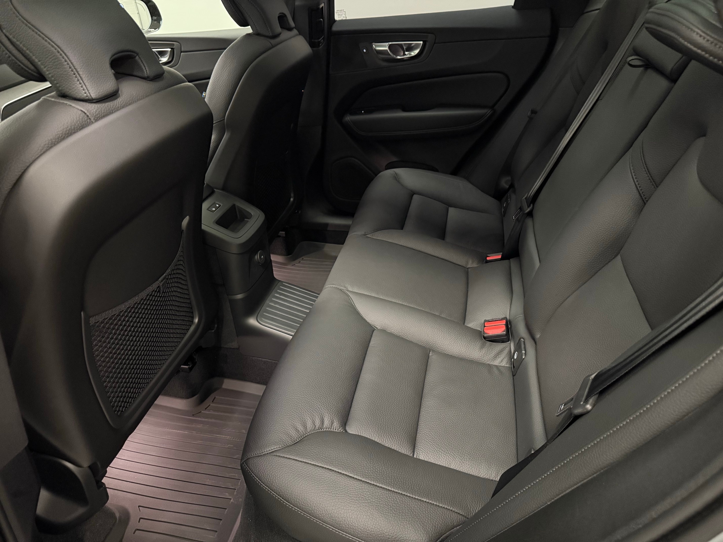 new 2025 Volvo XC60 plug-in hybrid car, priced at $66,260