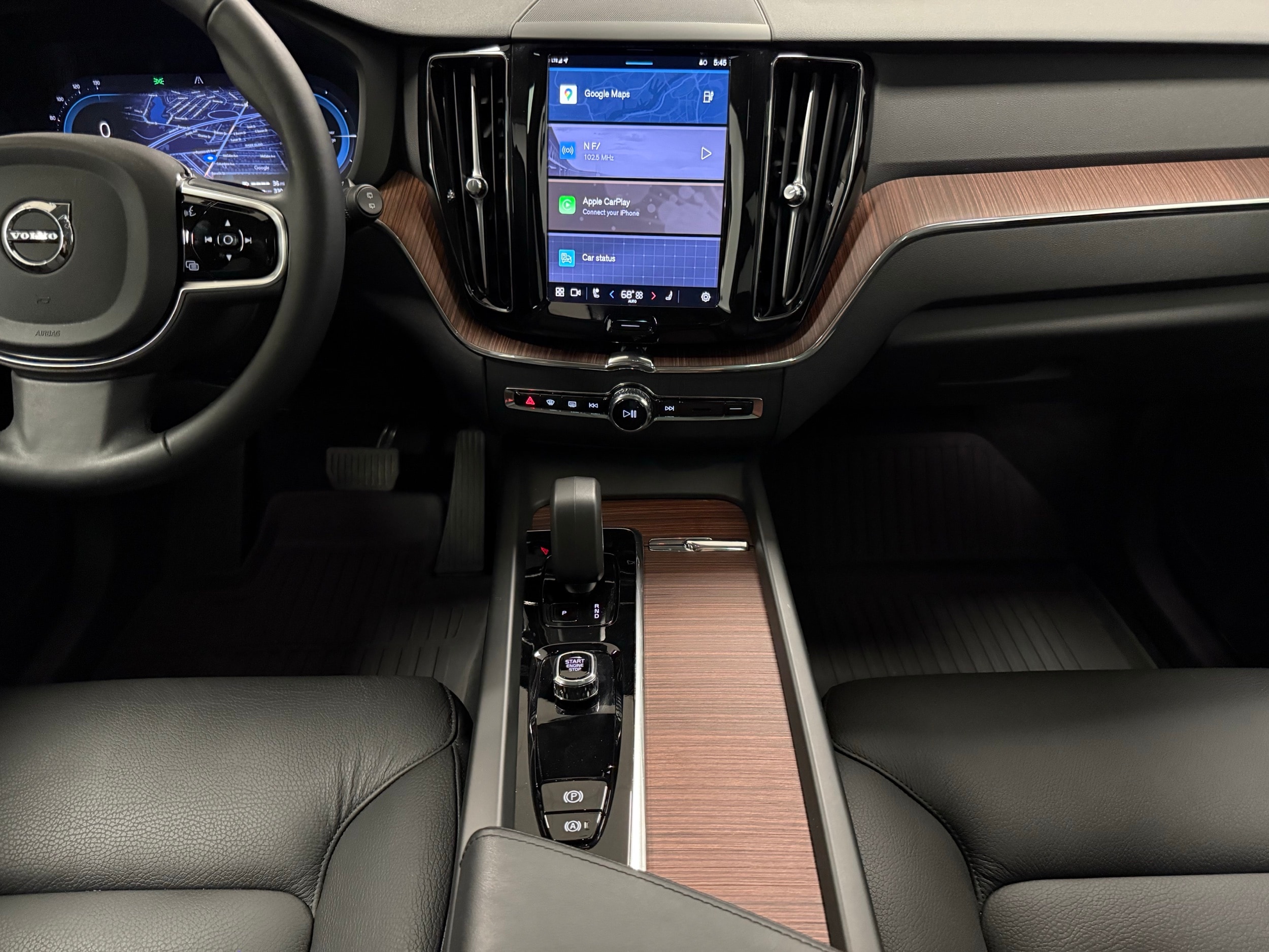 new 2024 Volvo XC60 plug-in hybrid car, priced at $59,920