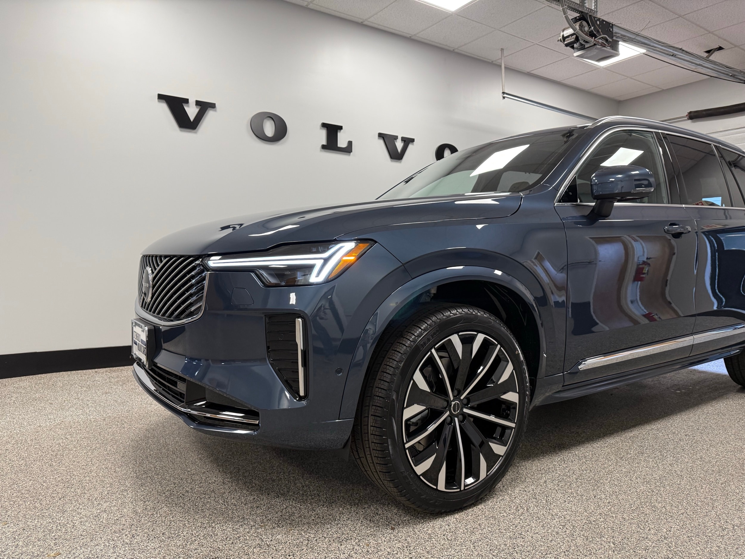 new 2025 Volvo XC90 car, priced at $72,345