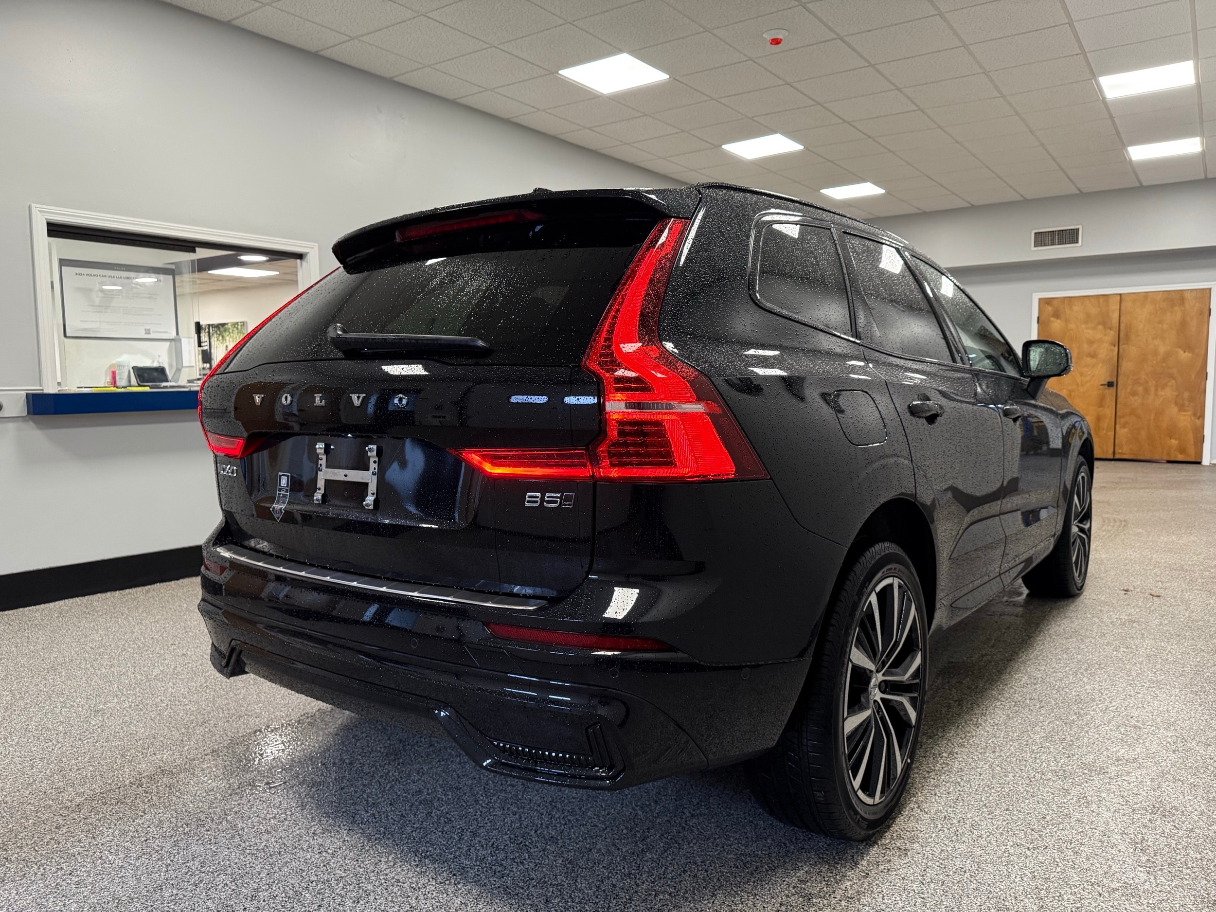 new 2025 Volvo XC60 car, priced at $54,585