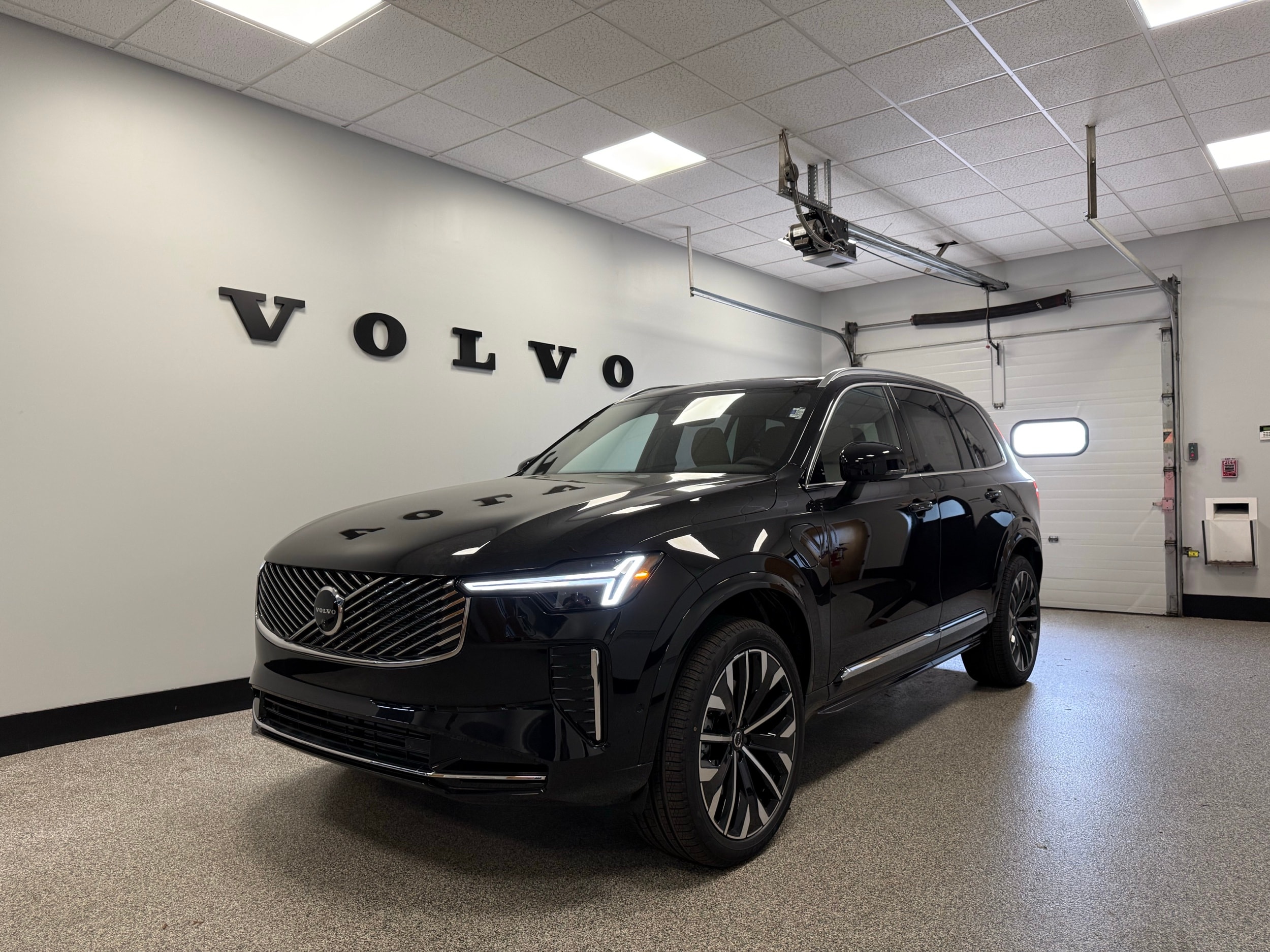 new 2025 Volvo XC90 plug-in hybrid car, priced at $77,895