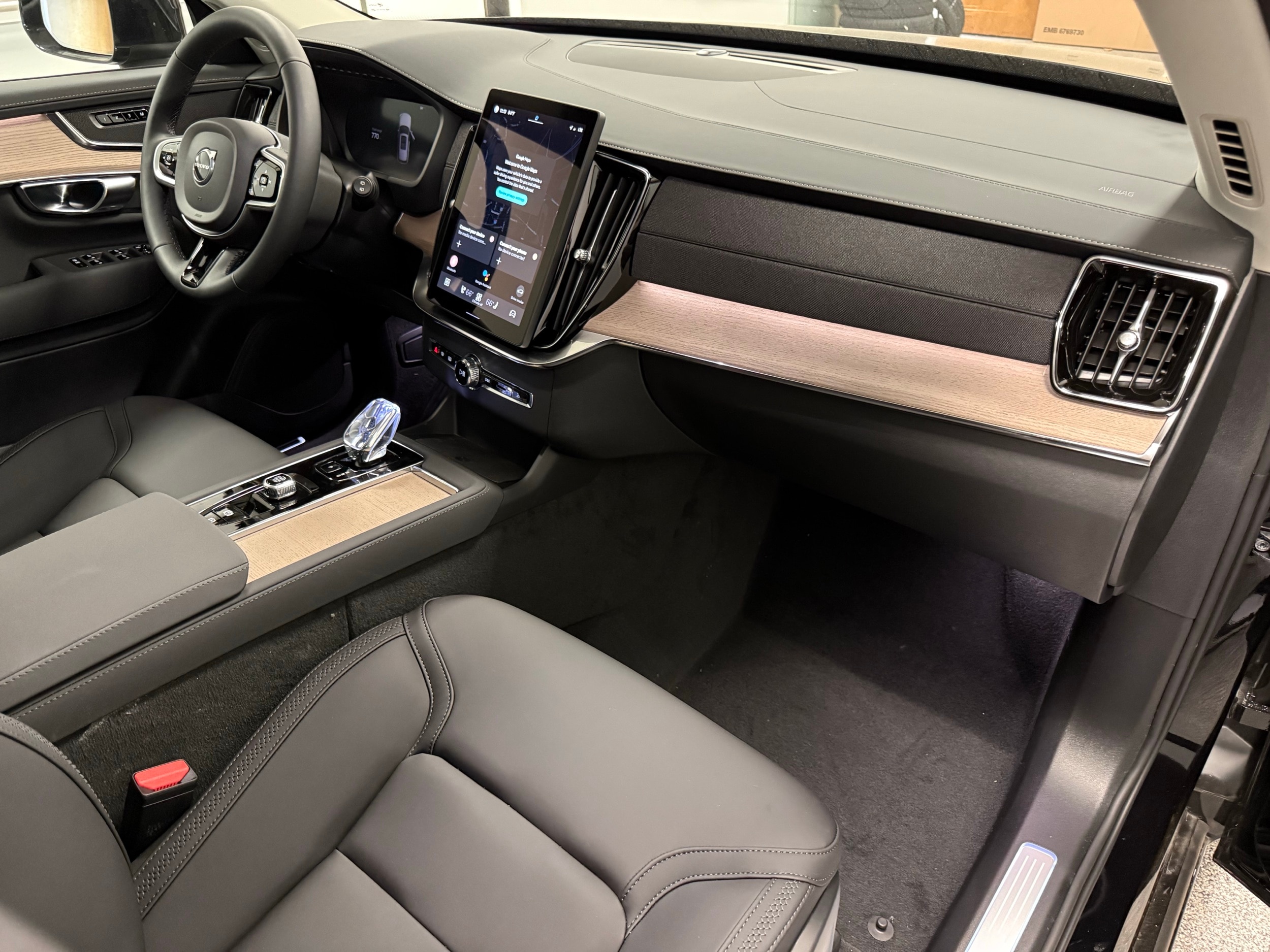 new 2025 Volvo XC90 car, priced at $70,505