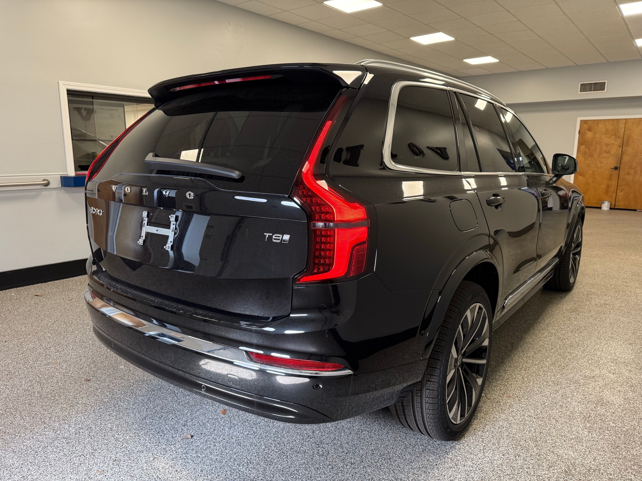 new 2025 Volvo XC90 plug-in hybrid car, priced at $77,895