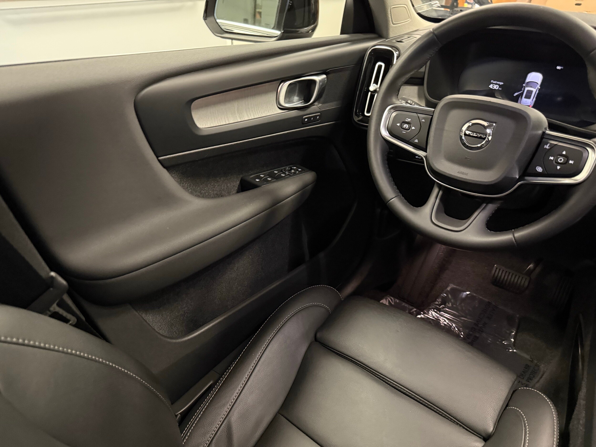 used 2025 Volvo XC40 car, priced at $40,100