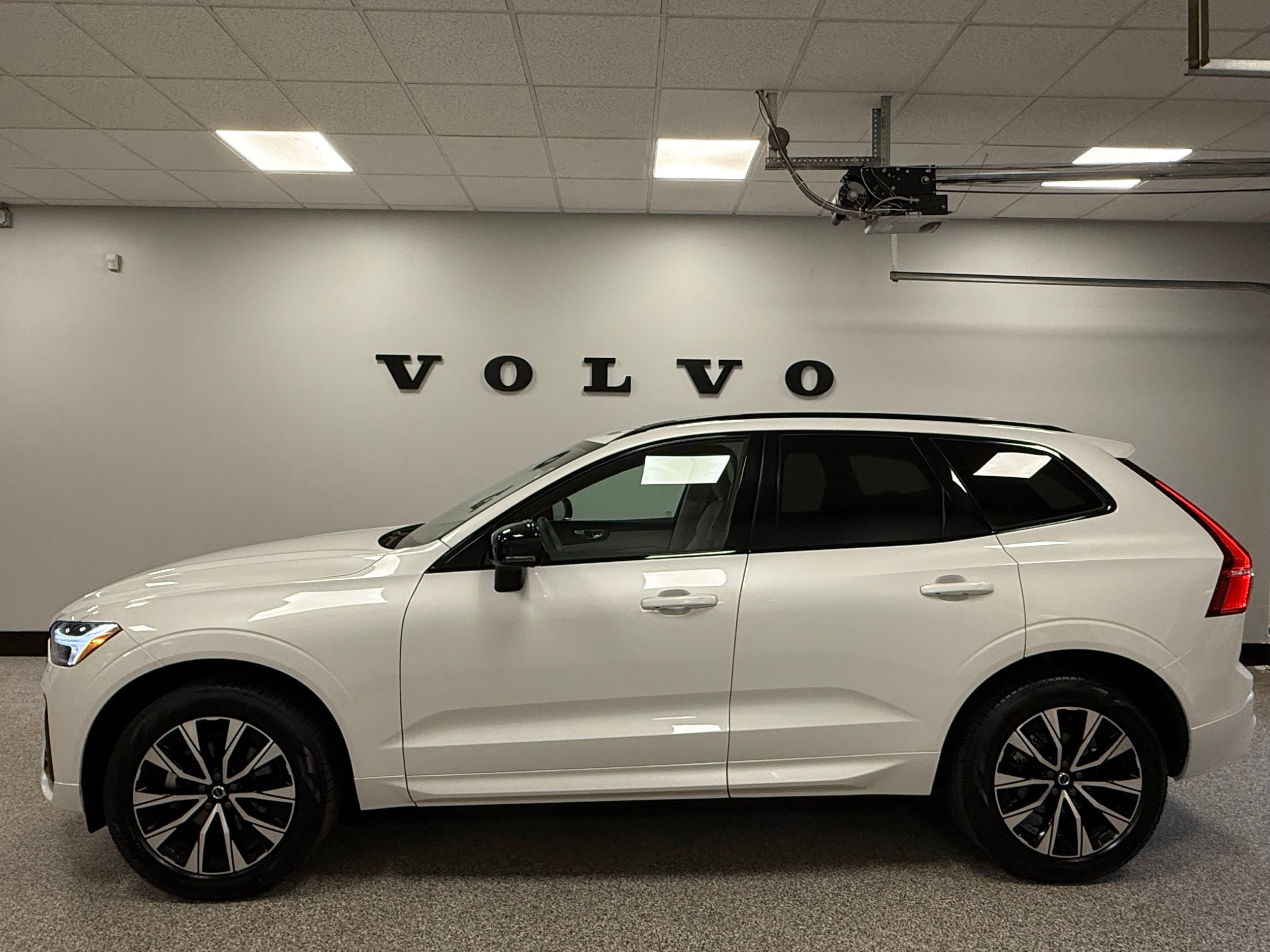 used 2024 Volvo XC60 car, priced at $43,500