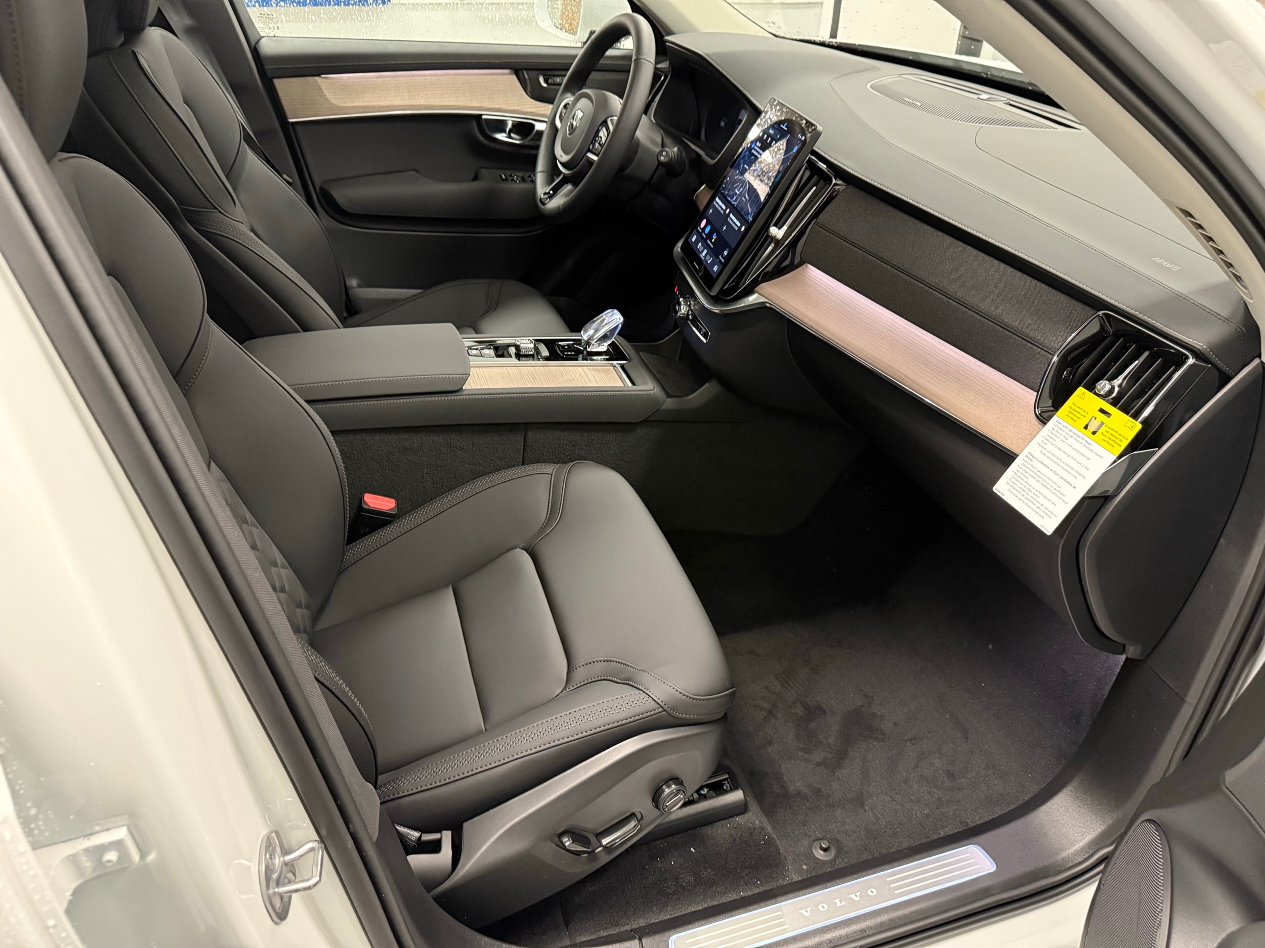 new 2025 Volvo XC90 car, priced at $69,155