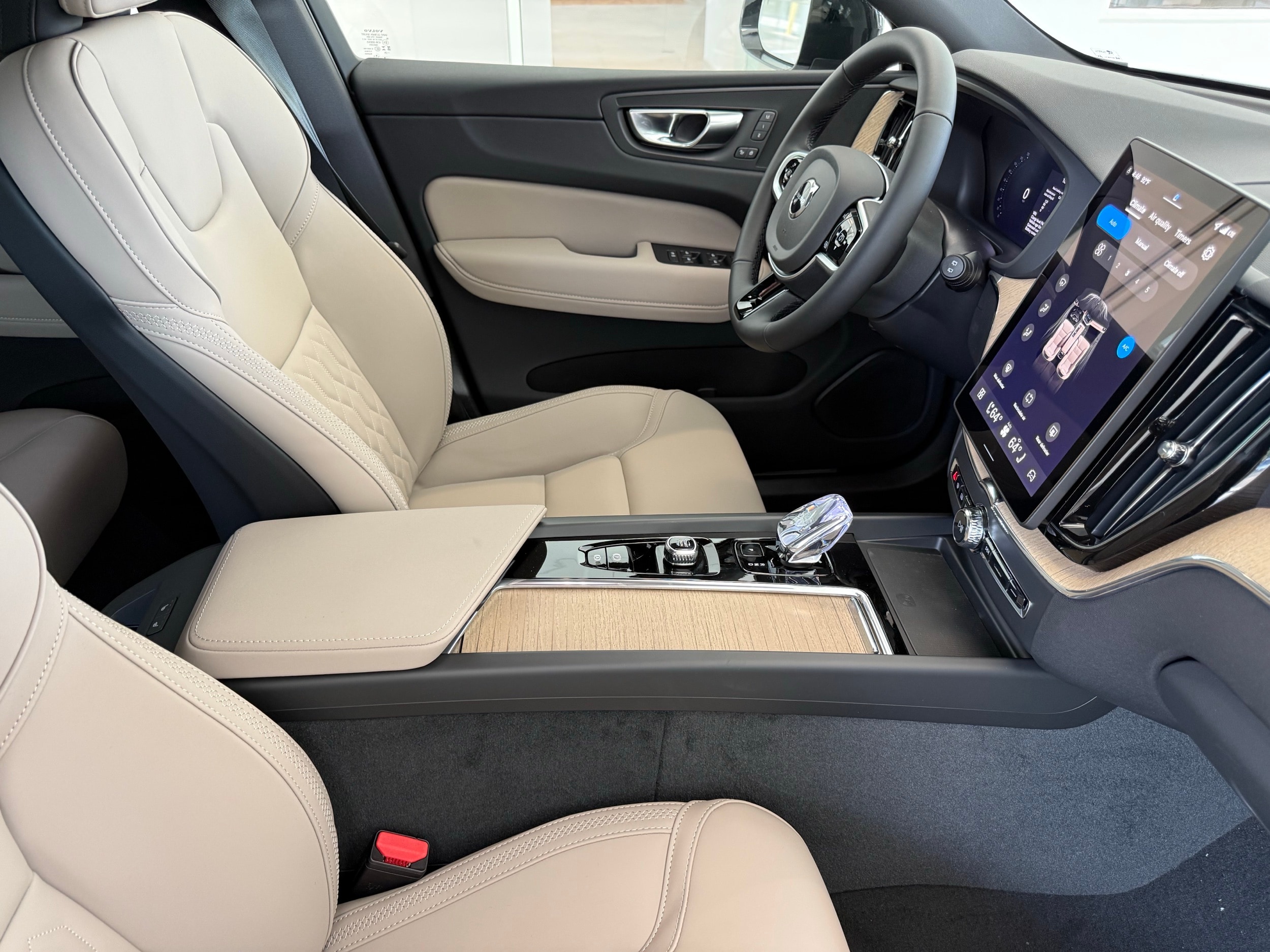 new 2026 Volvo XC60 car, priced at $57,985